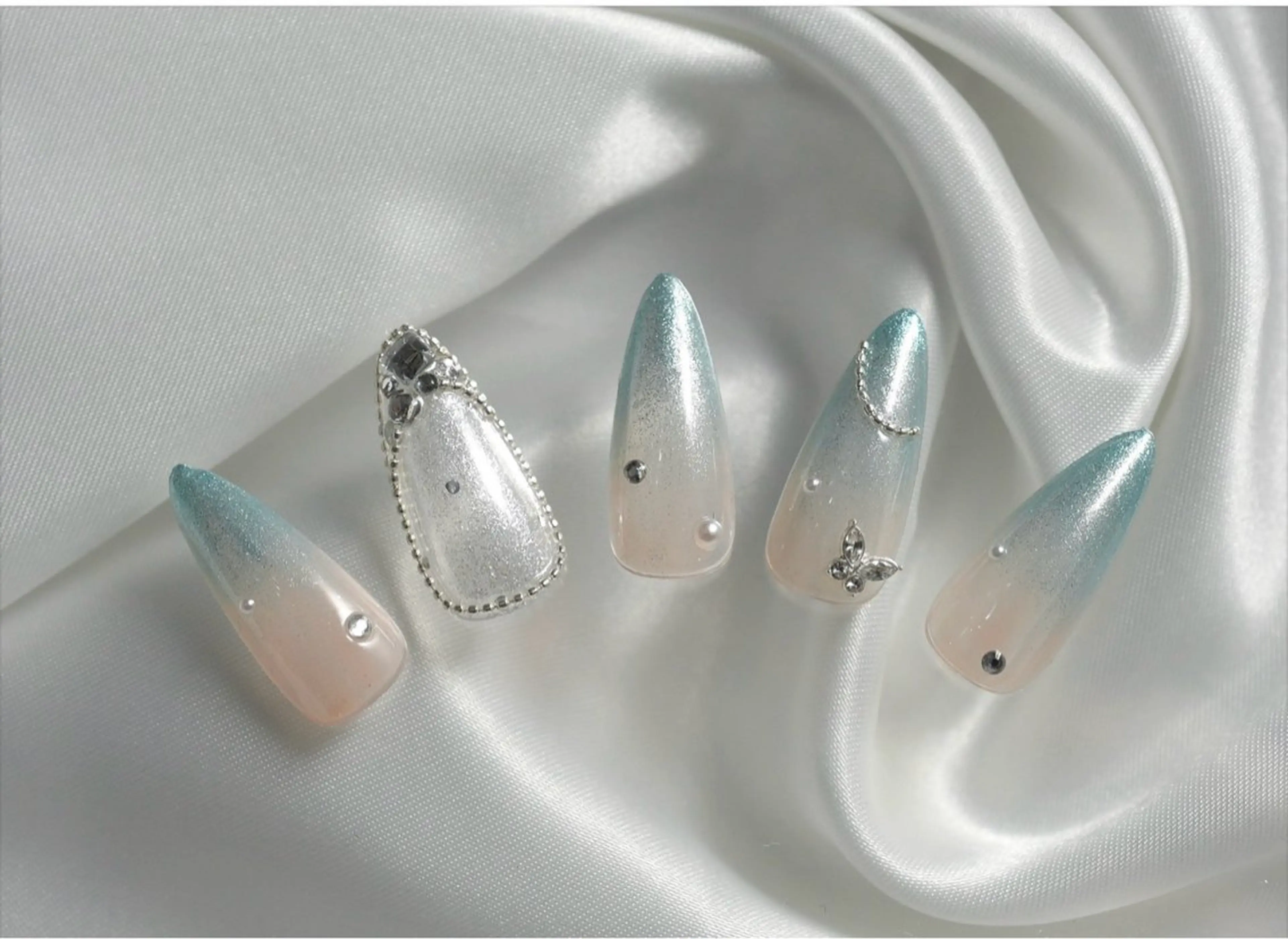 セミロング ハンドネイル VANiSH 船本のネイルデザイン