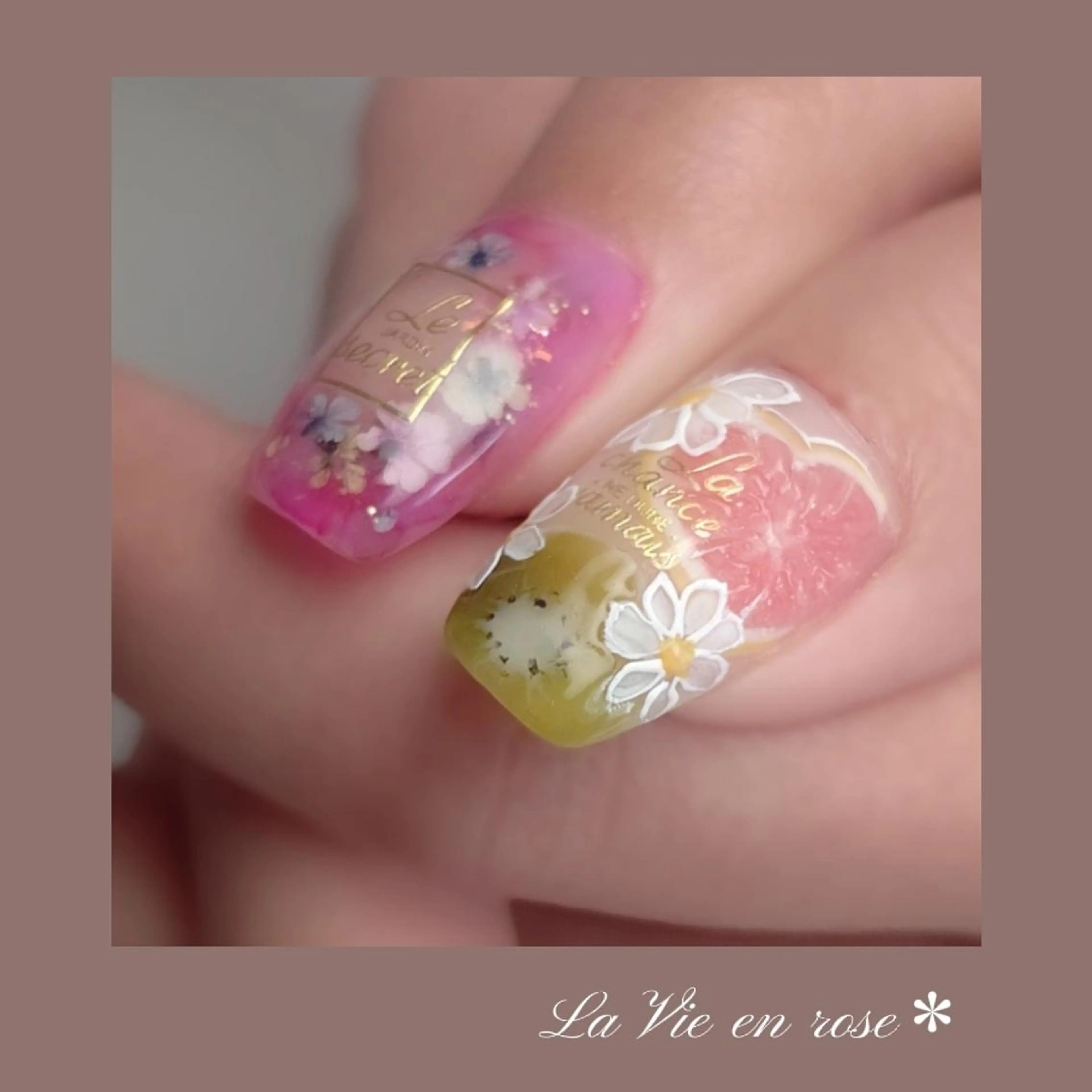 ネイル ラヴィアン ローズのネイルデザイン