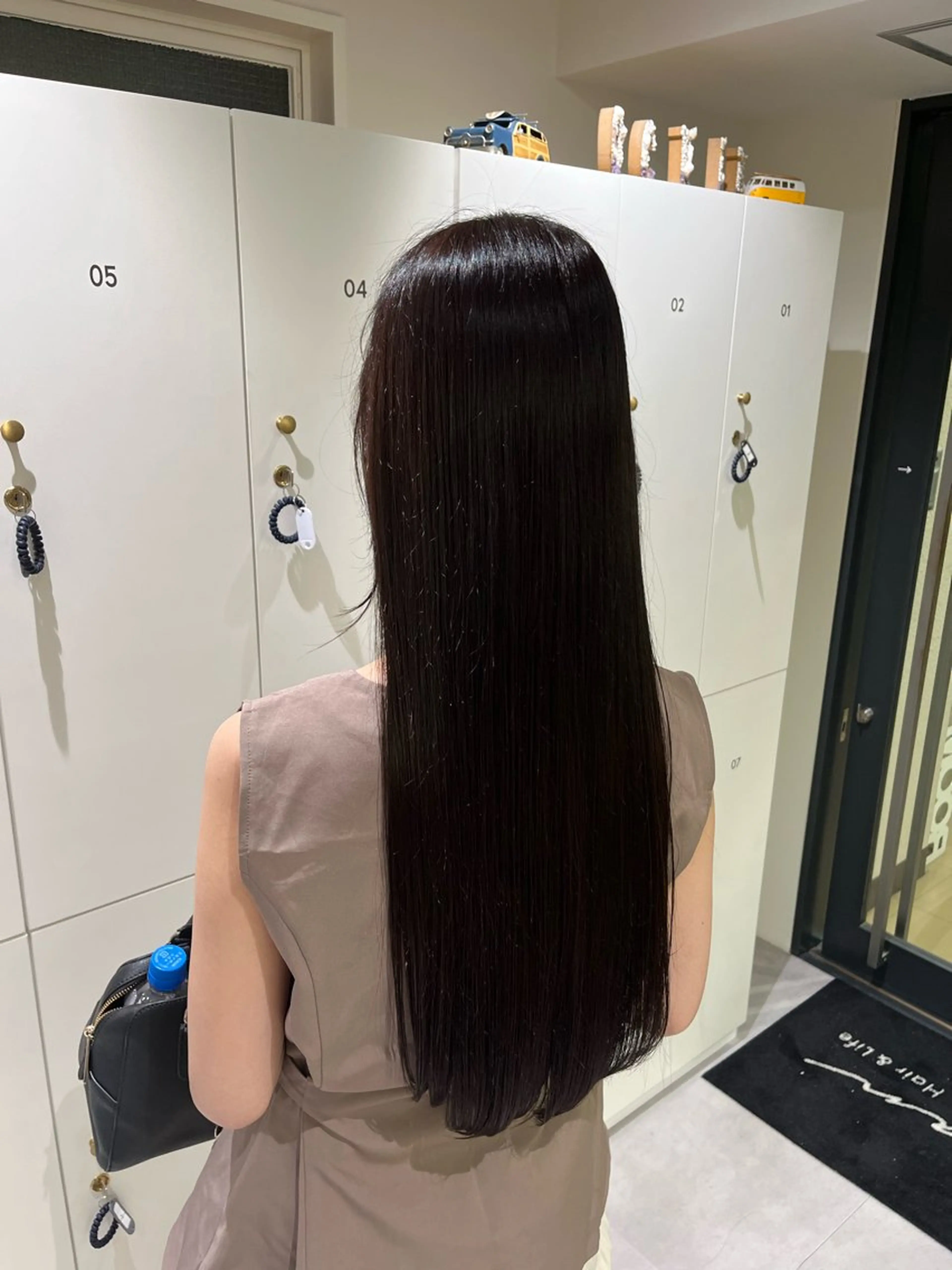 ロング カラー 溝曽路 優衣のヘアスタイル