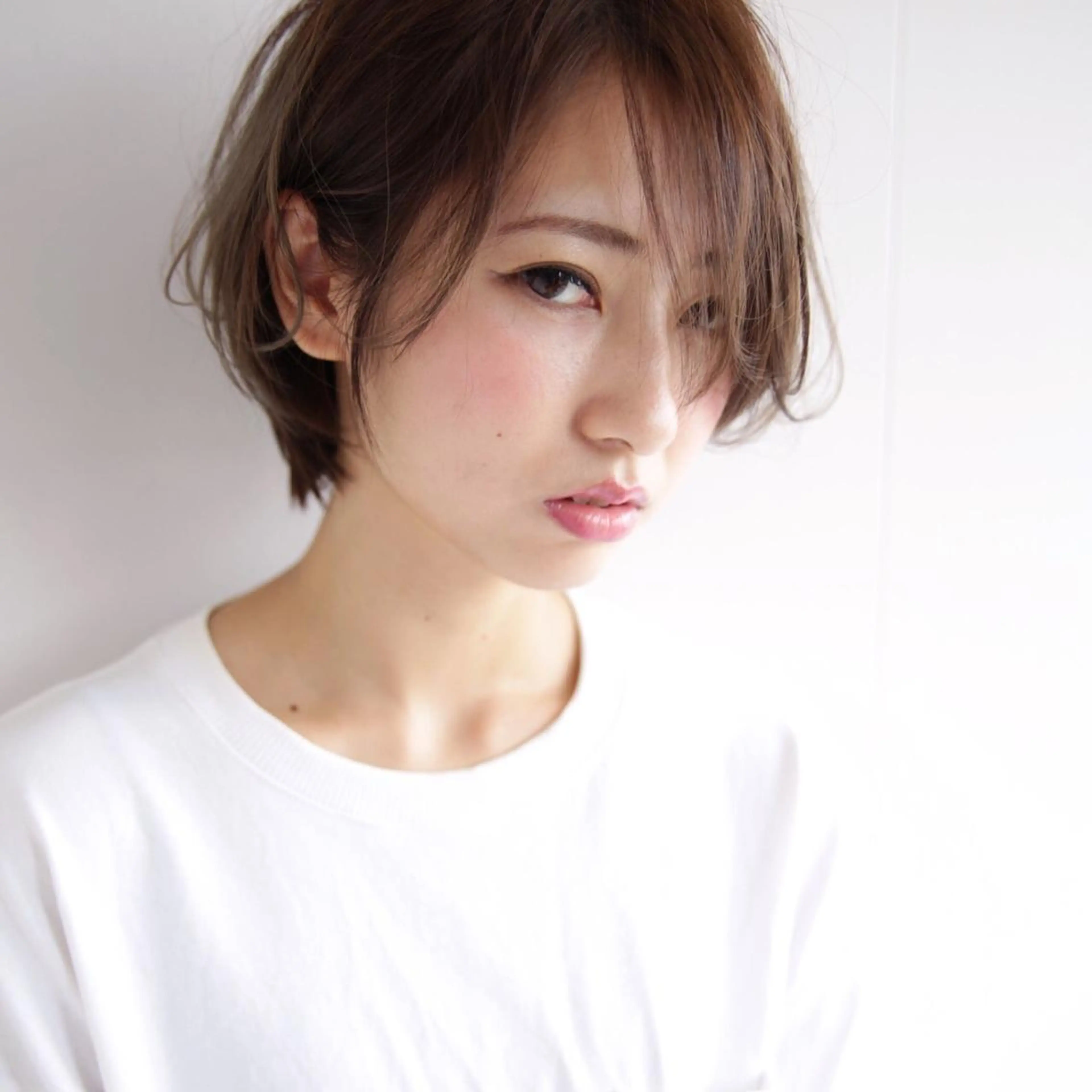 ショート カラー アディクシーカラー ベージュカラー ブルーカラー ブルージュ フォギーベージュ tipi 香椎・千早のヘアスタイル