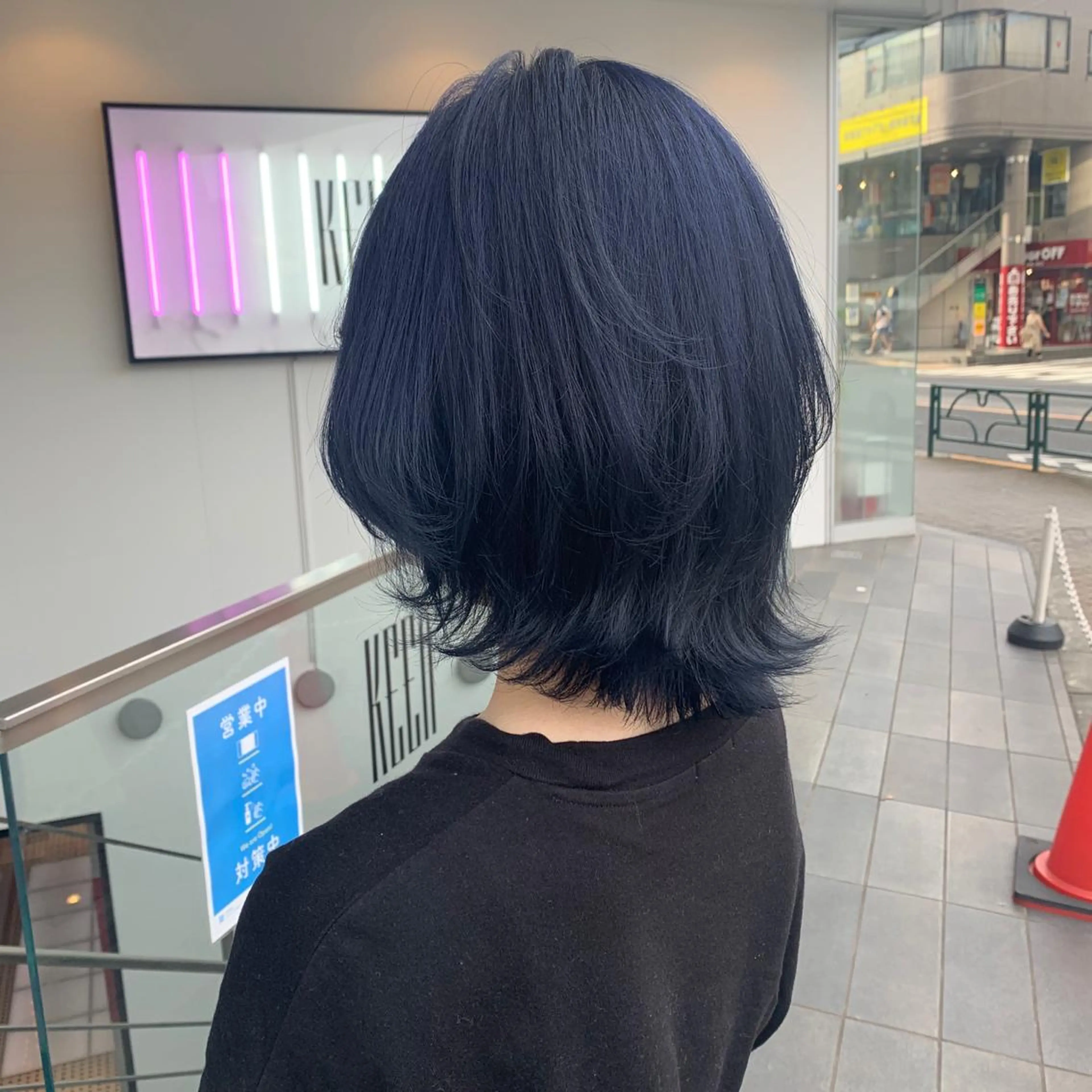 ミディアム カラー 黒髪 ブルーカラー ブルーブラック ハッシュカット/ハイ トーン/MANAMIのヘアスタイル