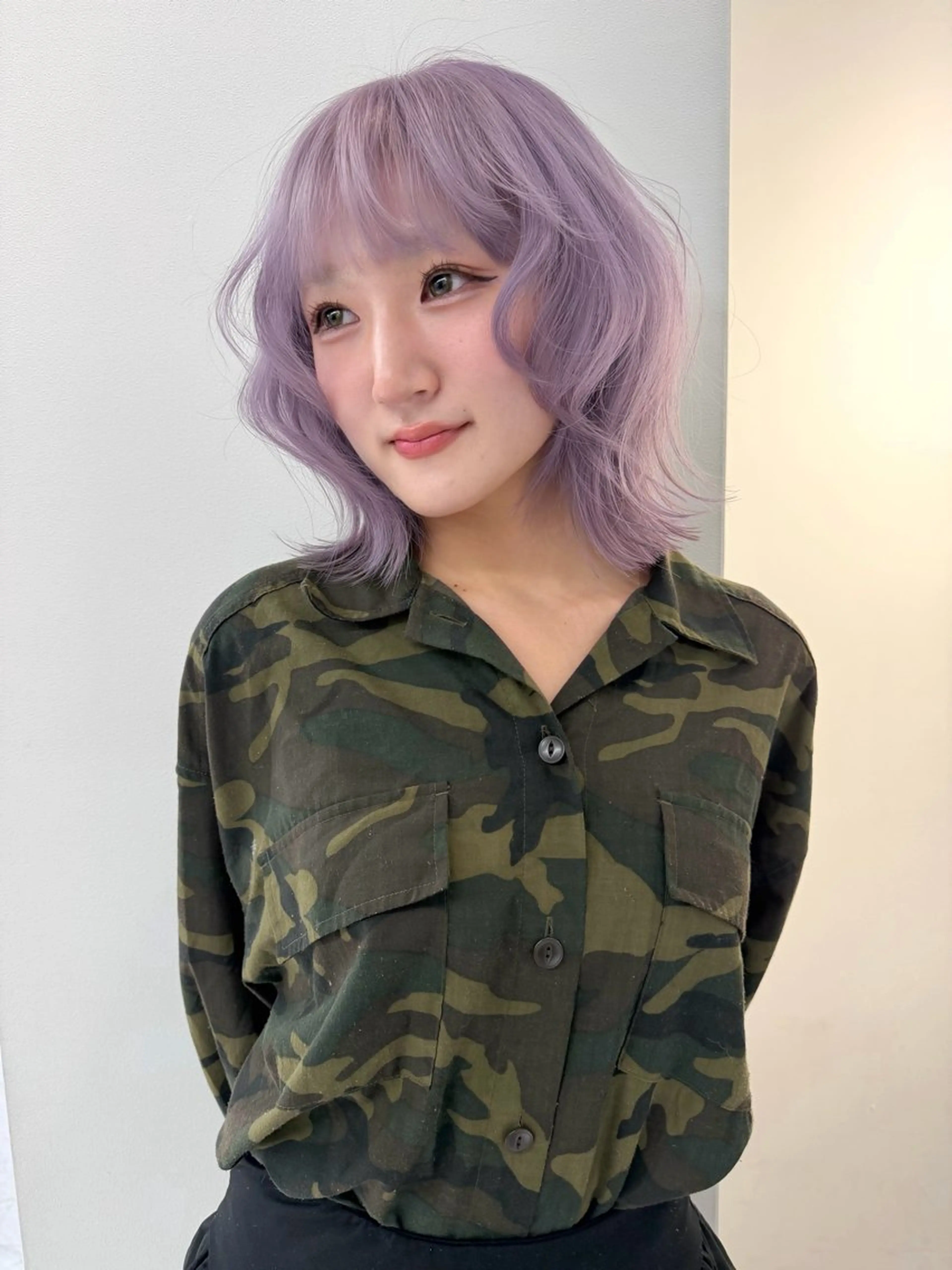ミディアム カラー ベージュカラー ブリーチ ケアブリーチ デザインカラー ダブルカラー ヘアカラー トリートメント TATSUブリーチ/ ミルクティーベージュのヘアスタイル