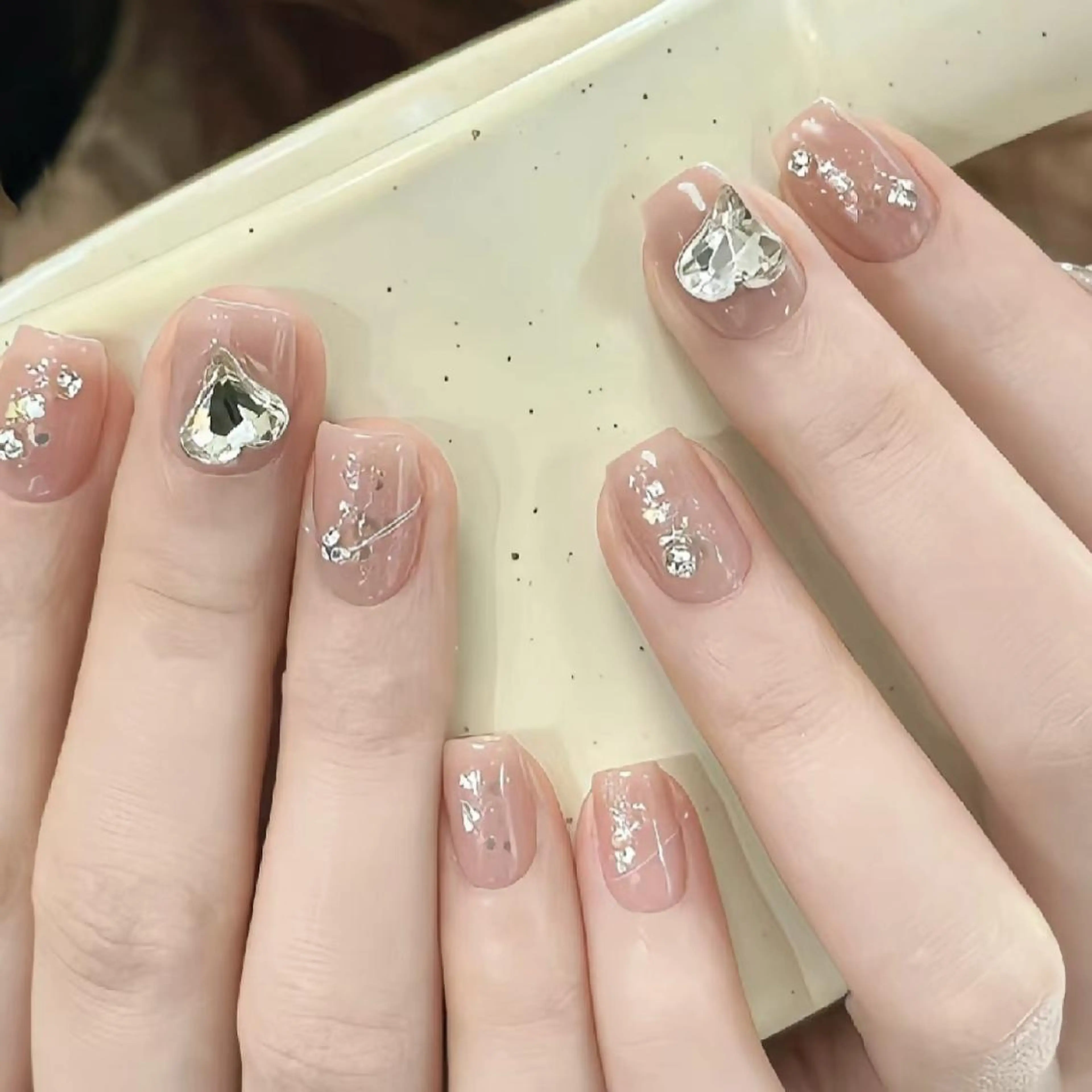 ネイル RAFFINE 月🦋🩵のネイルデザイン