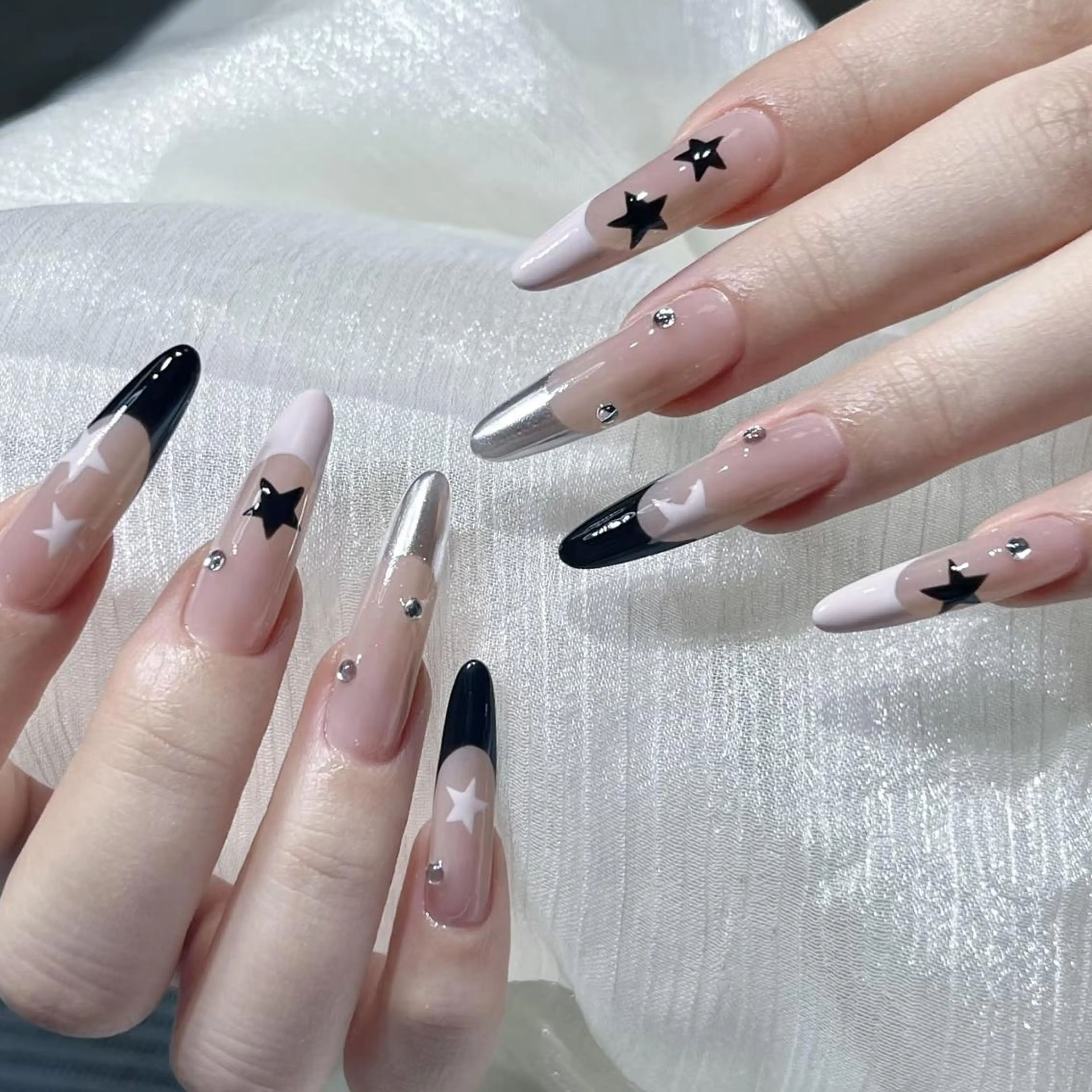 ネイル ハンドネイル DEMAIN- 🕊️のネイルデザイン