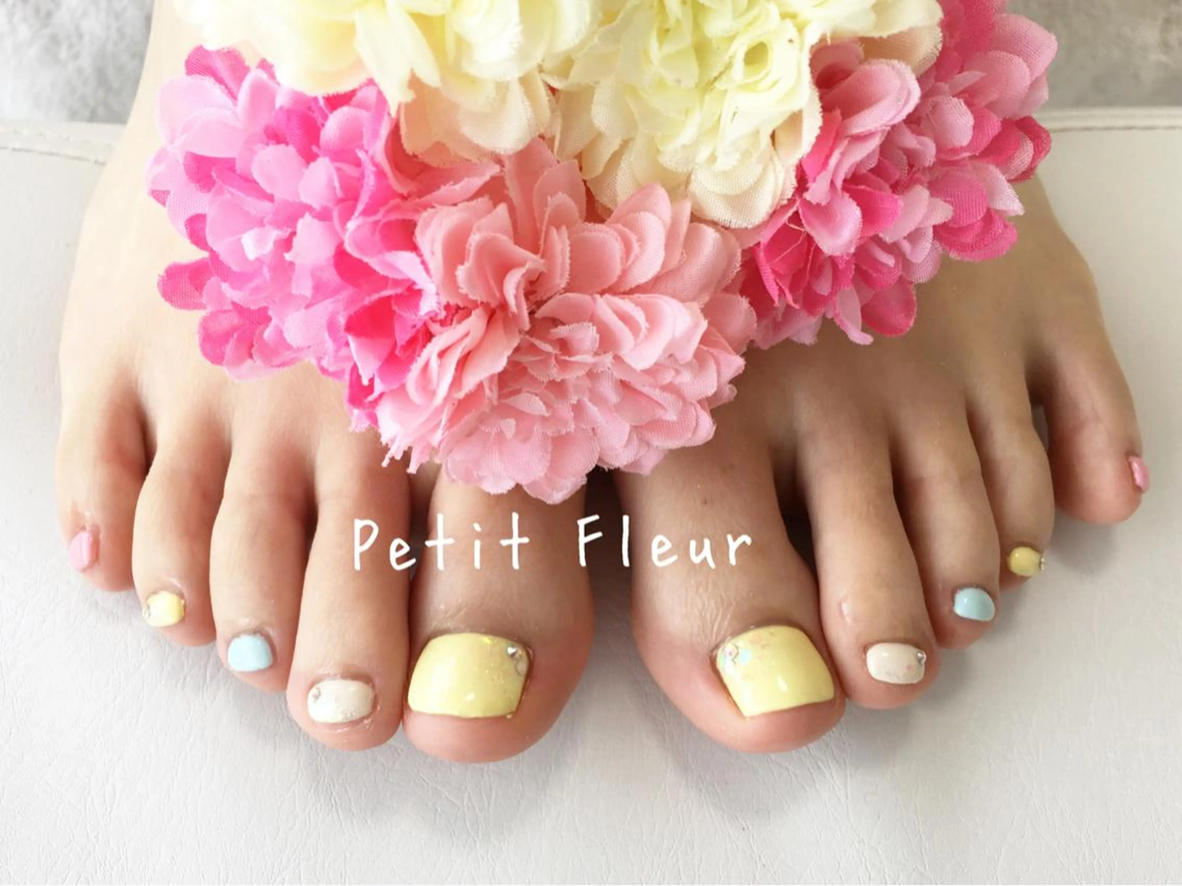 ネイル ホログラムネイル キラキラネイル ラメ(グリッター) パステルネイル シンプルネイル Petit Fleur所属・青柳 亜梨奈のマツエク・マツパデザイン