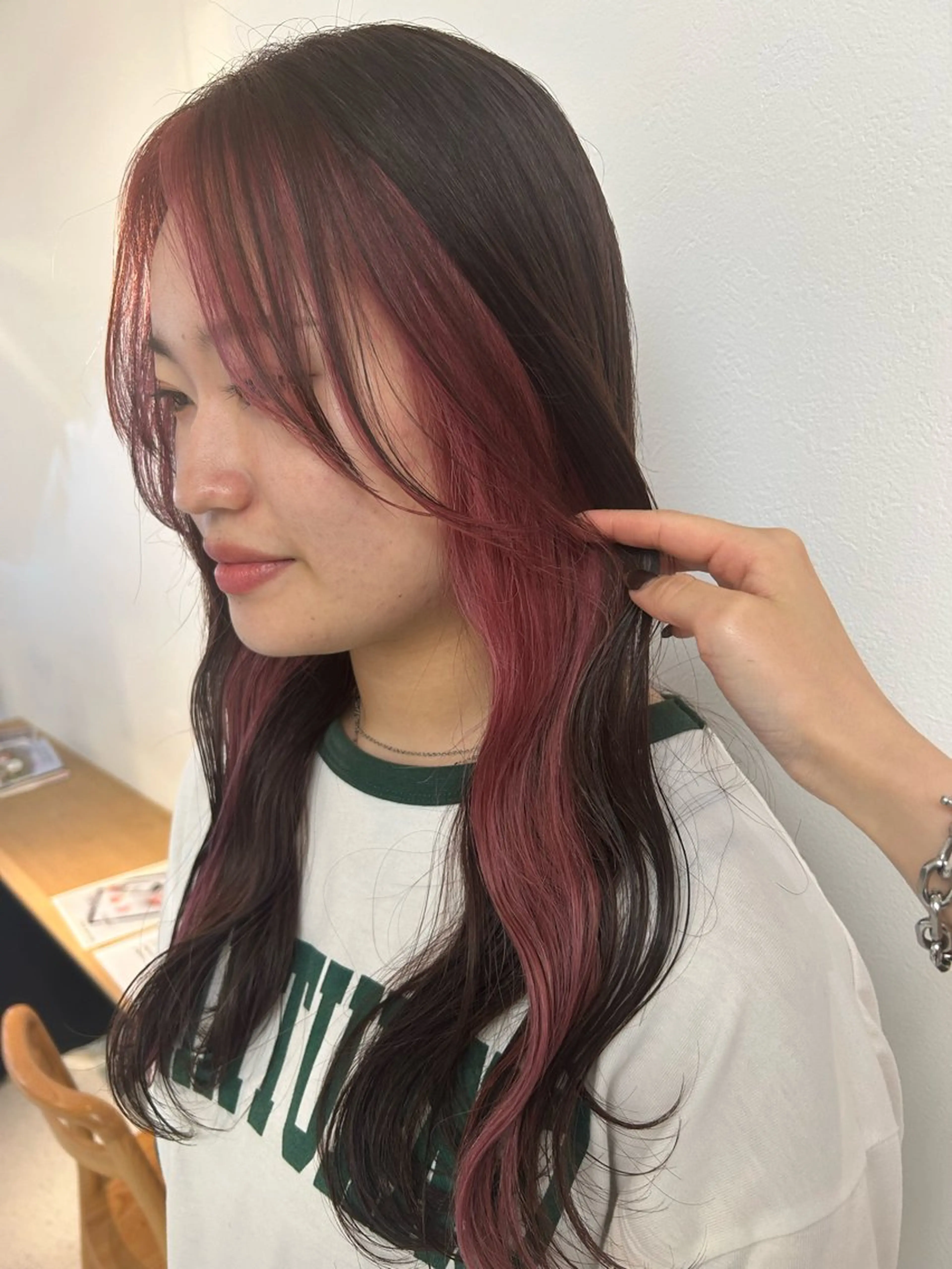 ロング カラー ミストバング ブリーチ フェイスフレーミング ピンクカラー ヘアカラー 福田 千尋のヘアスタイル