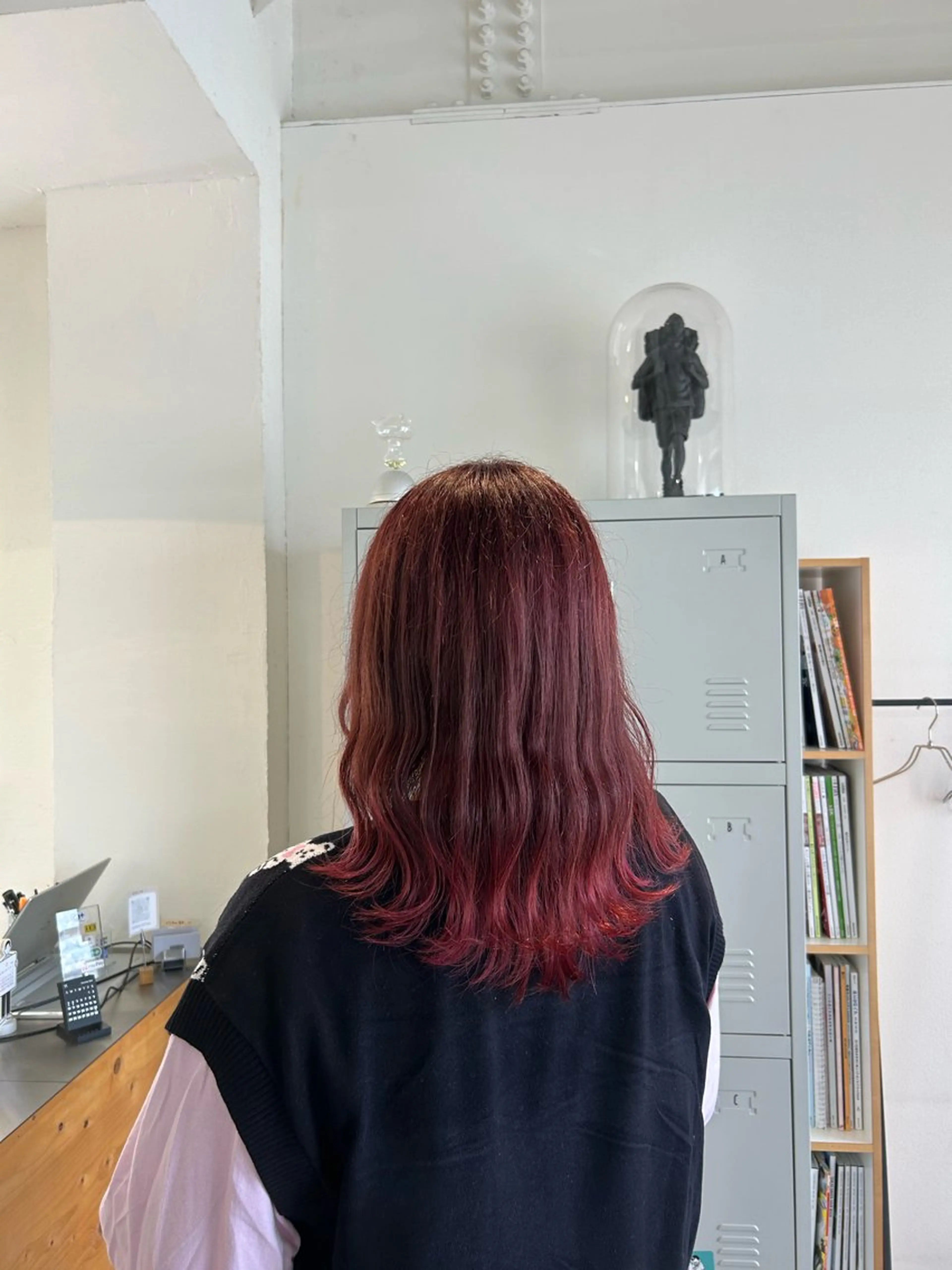 セミロング カラー ブリーチ ブラウンカラー デザインカラー インナーカラー ピンクカラー Sugarlu所属・吉田 晴香のヘアスタイル