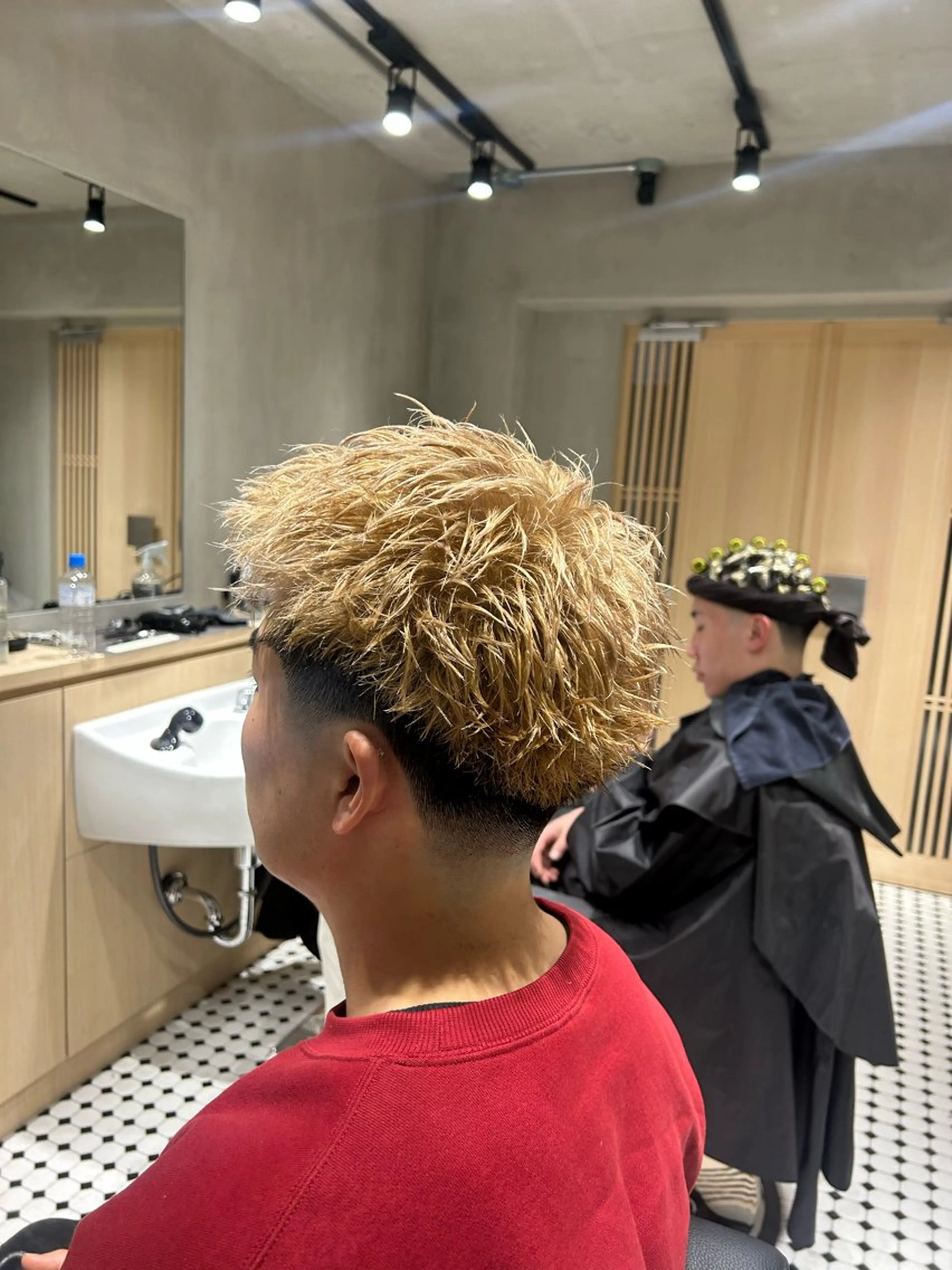 ショート カラー メンズ フェードカット メンズハイトーン ハイトーンカラー カット ヘアカラー 【明大前フェード/ メンズパーマ/岳】のヘアスタイル