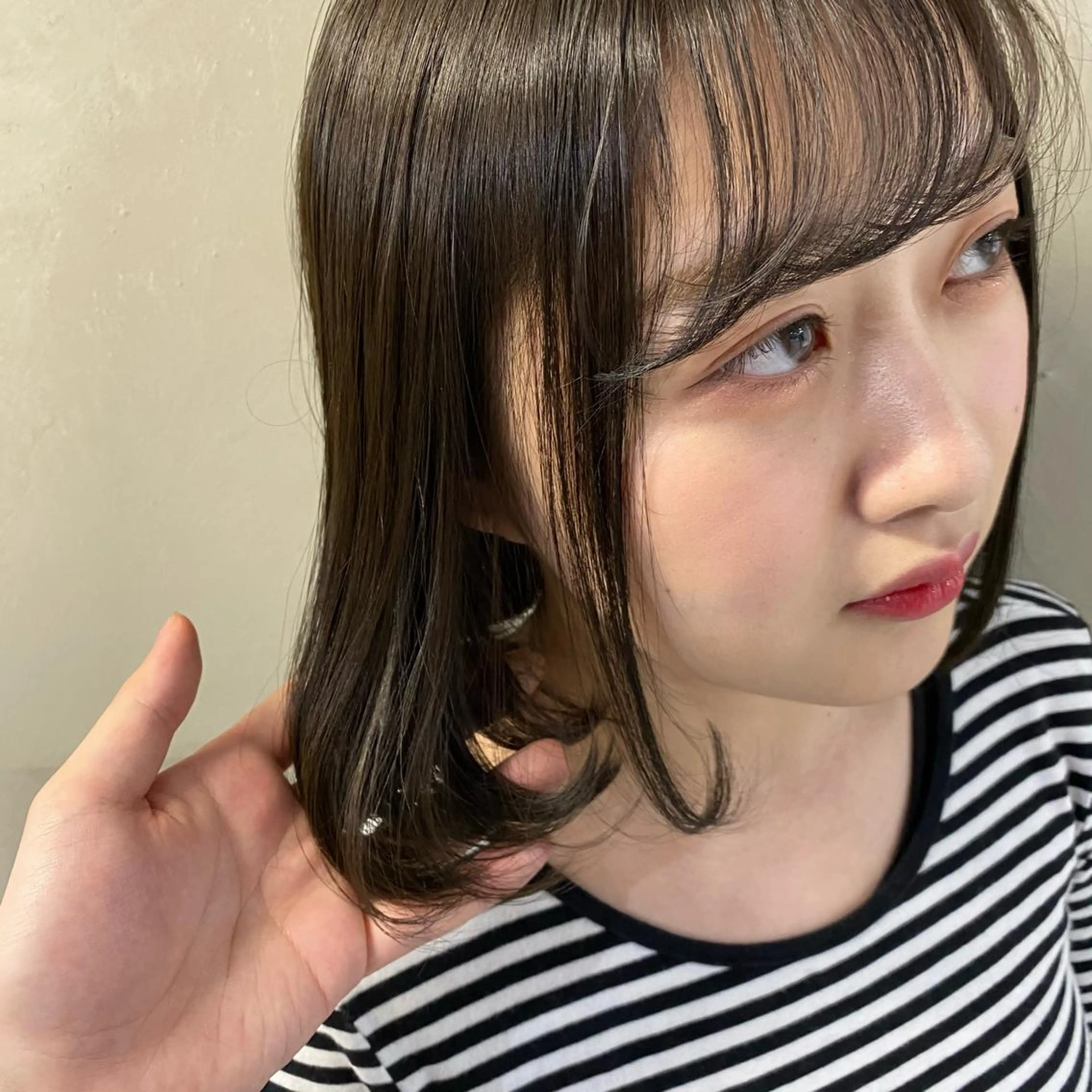 ミディアム kai .のヘアスタイル