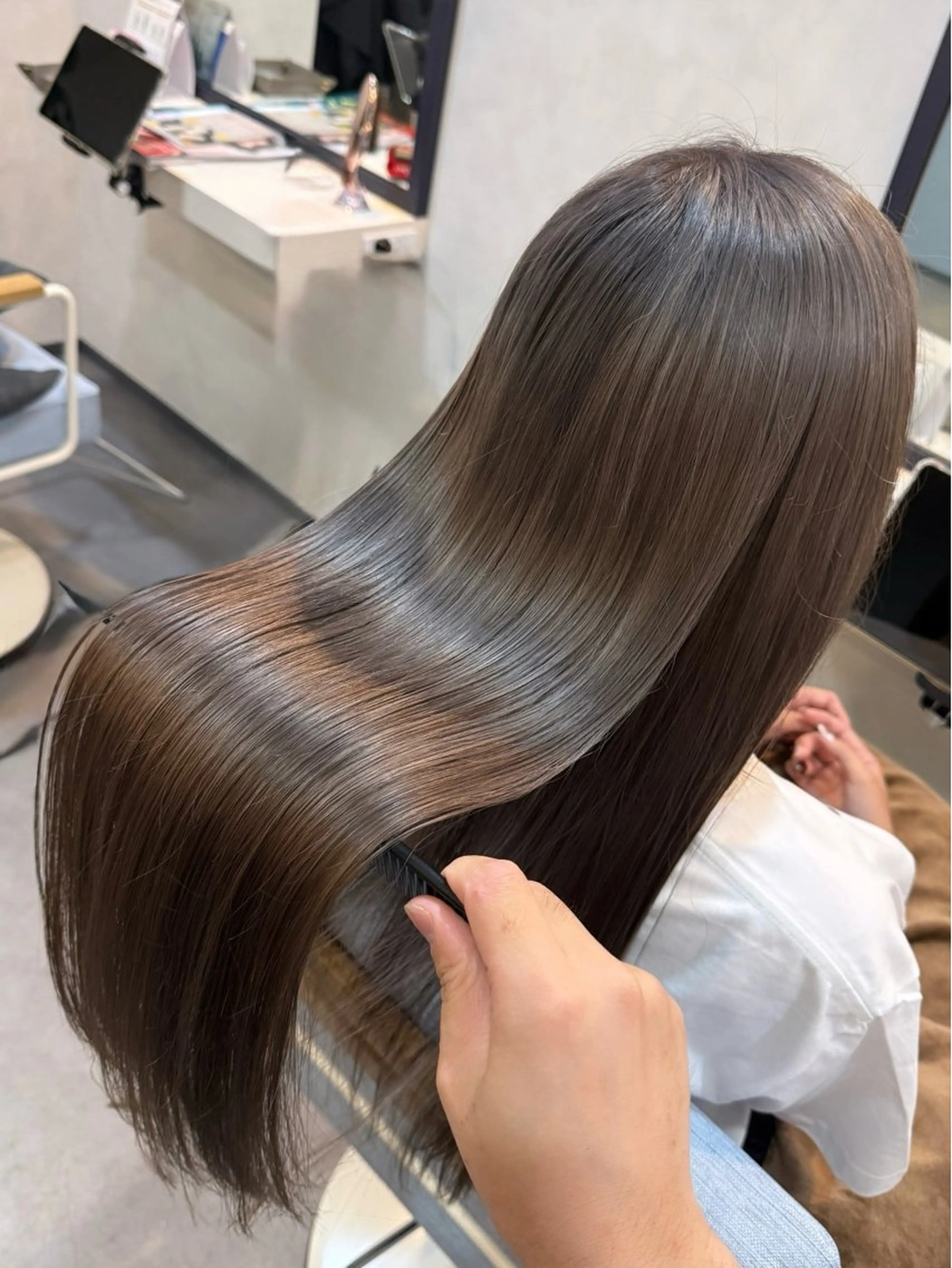 ✨カット&最高峰トリートメント付き✨ケアブリーチ＋ケアカラー【ロング料金M+¥1,500 / L+¥3,000】の写真