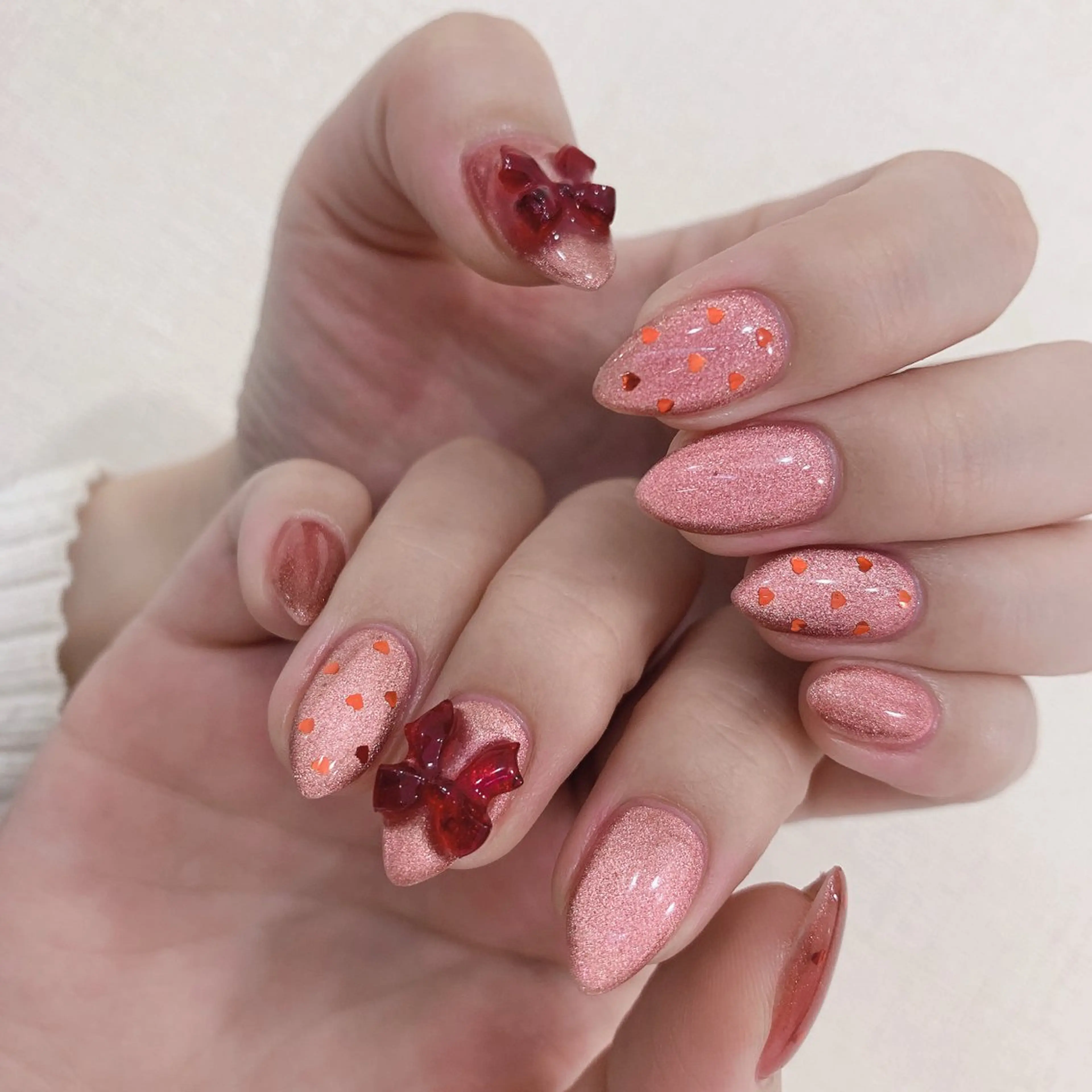 ネイル チークネイル ハート 韓国ネイル 春ネイル ワンホンネイル ハンドネイル Rainbow Nailのネイルデザイン