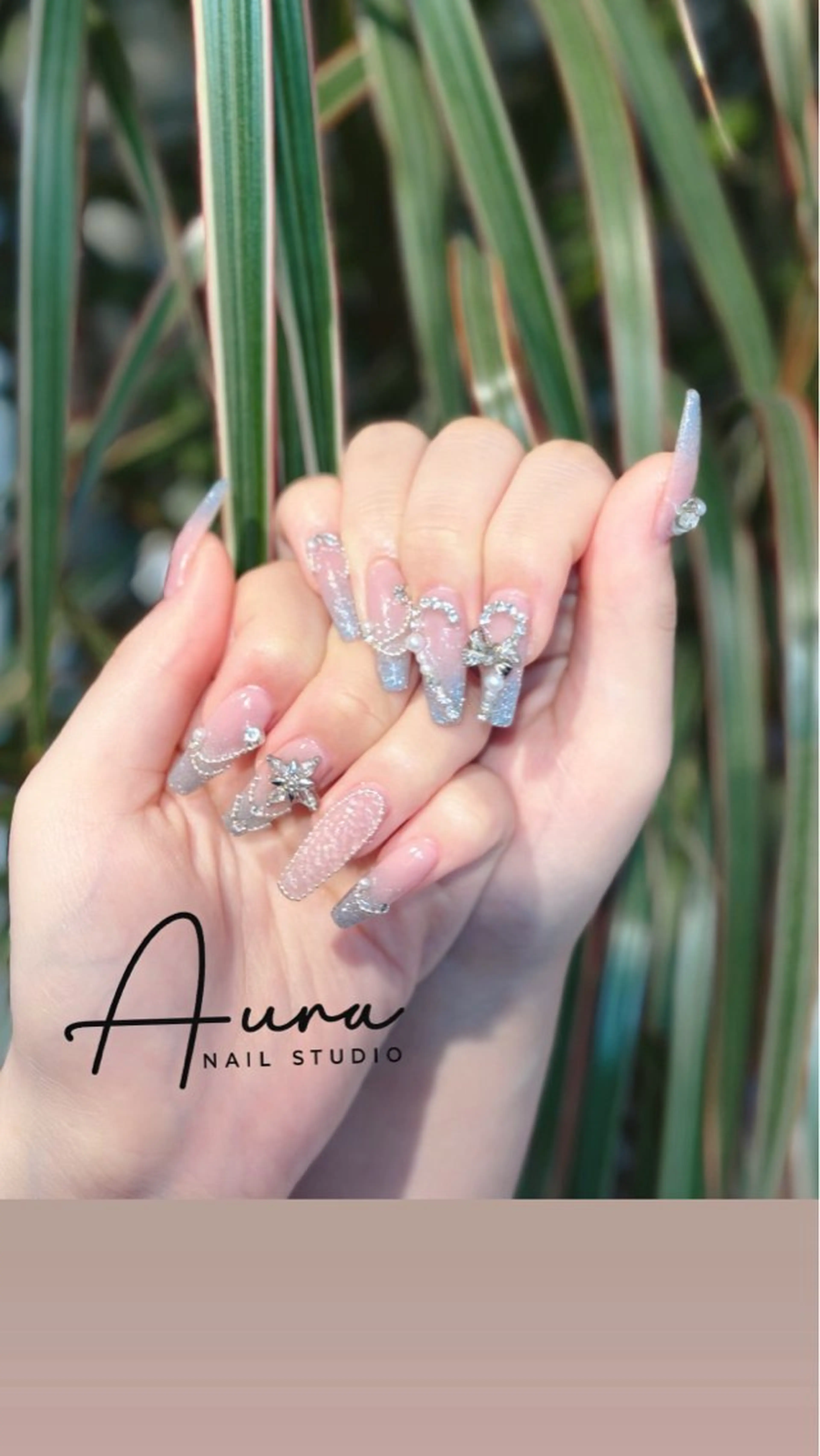 ネイル Aura Nail Studioのネイルデザイン