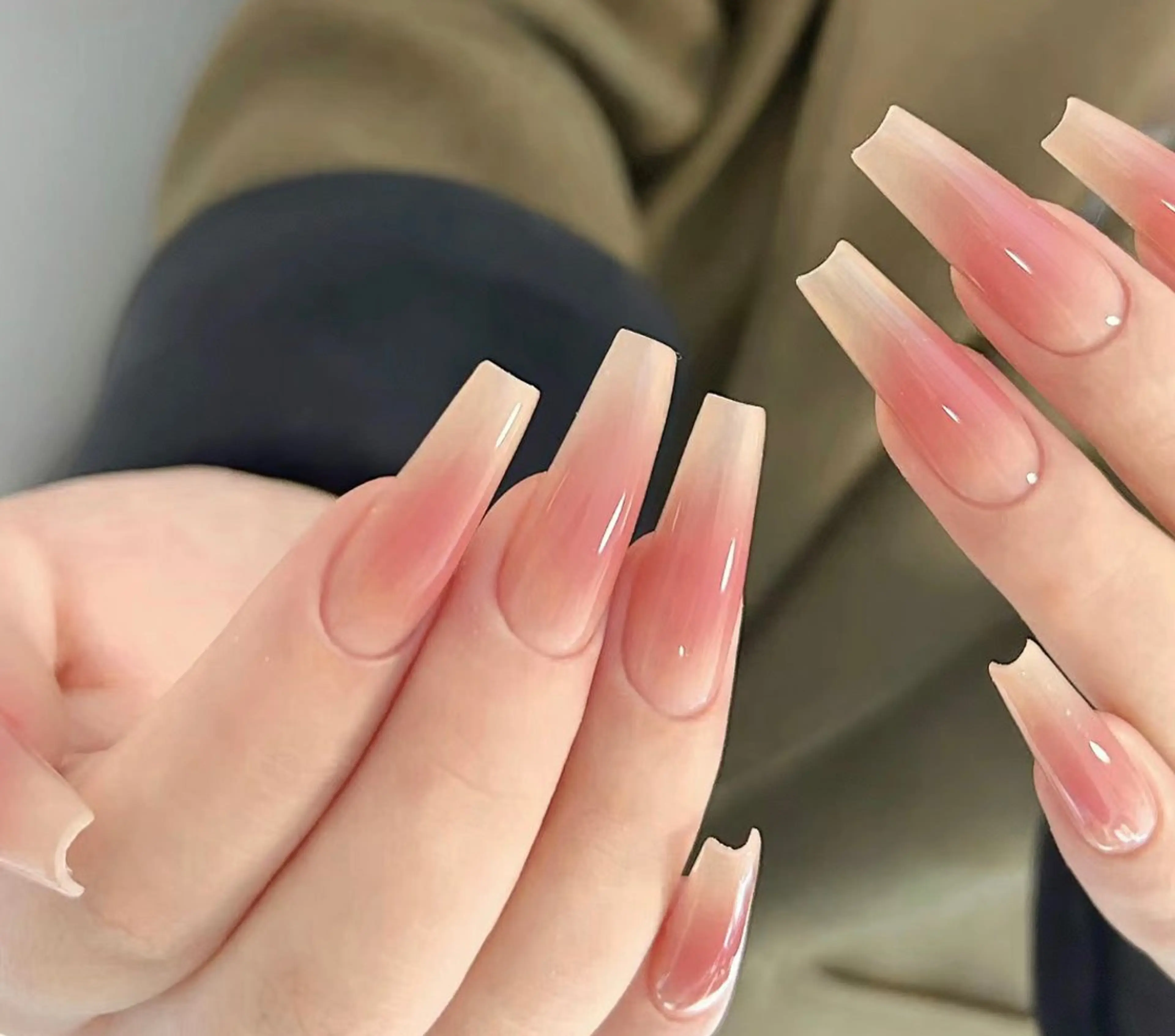 ❄️冬キャンペーン❄️ ✨人気NO.2✨【ワンホンチークネイル＋ストーン4粒】ベース一色までの写真