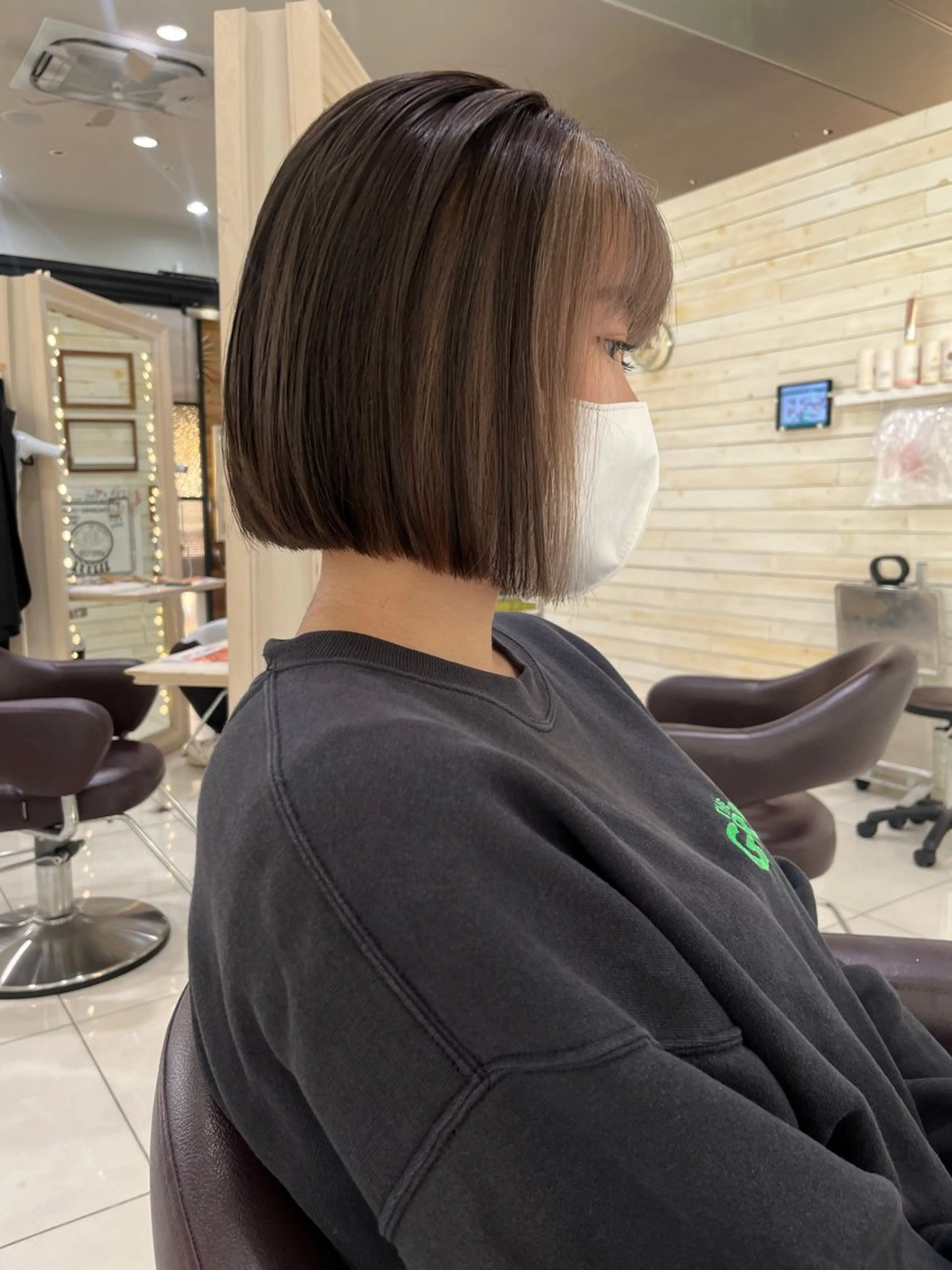 ショート カラー カット ヘアカラー 黒田瀬奈/ボブ まろやかベージュのヘアスタイル