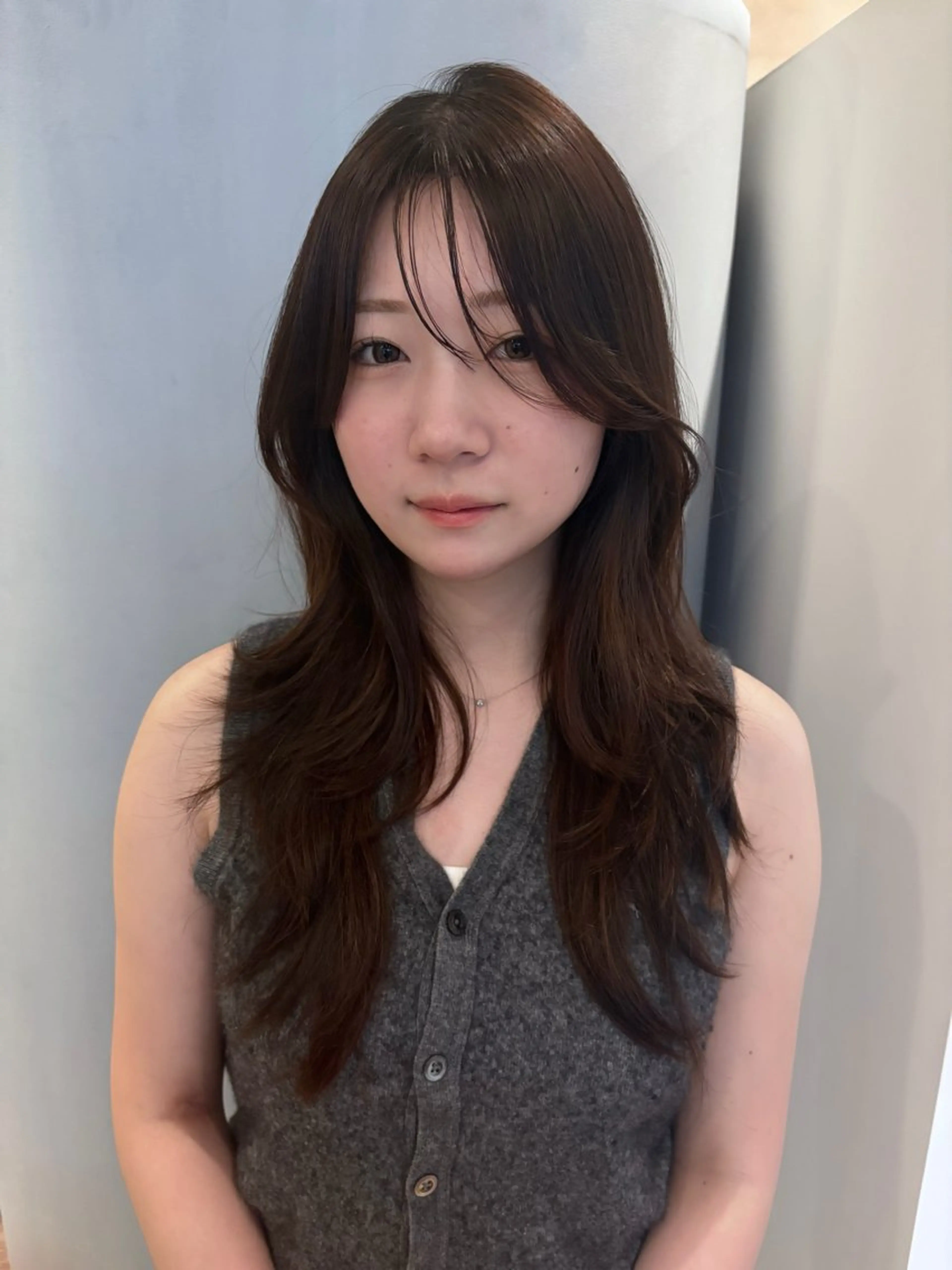 ロング カット lot Kanau ハイトーン／デザインのヘアスタイル