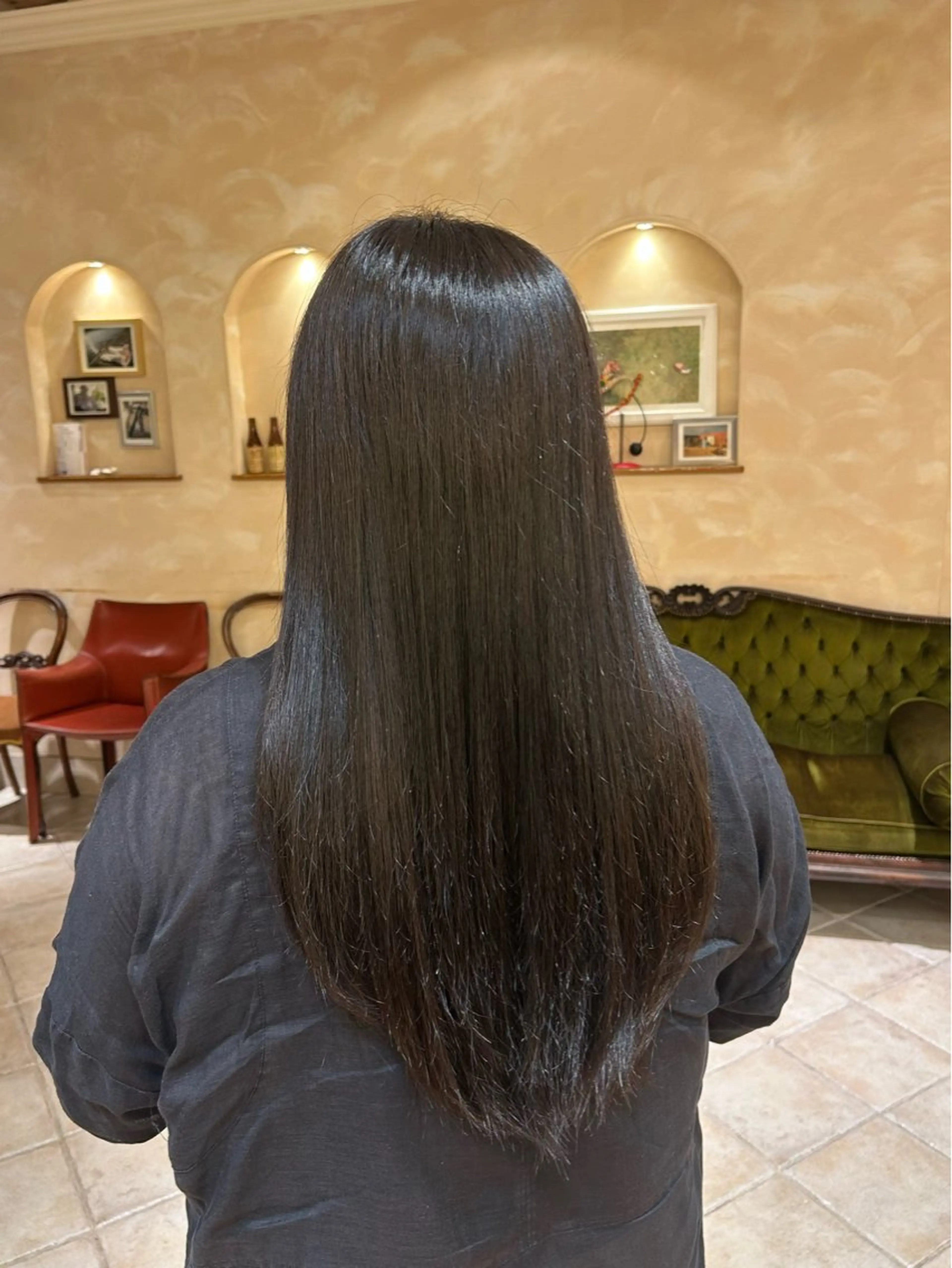 カラー アッシュ 透明感カラー 根本 琴子のヘアスタイル