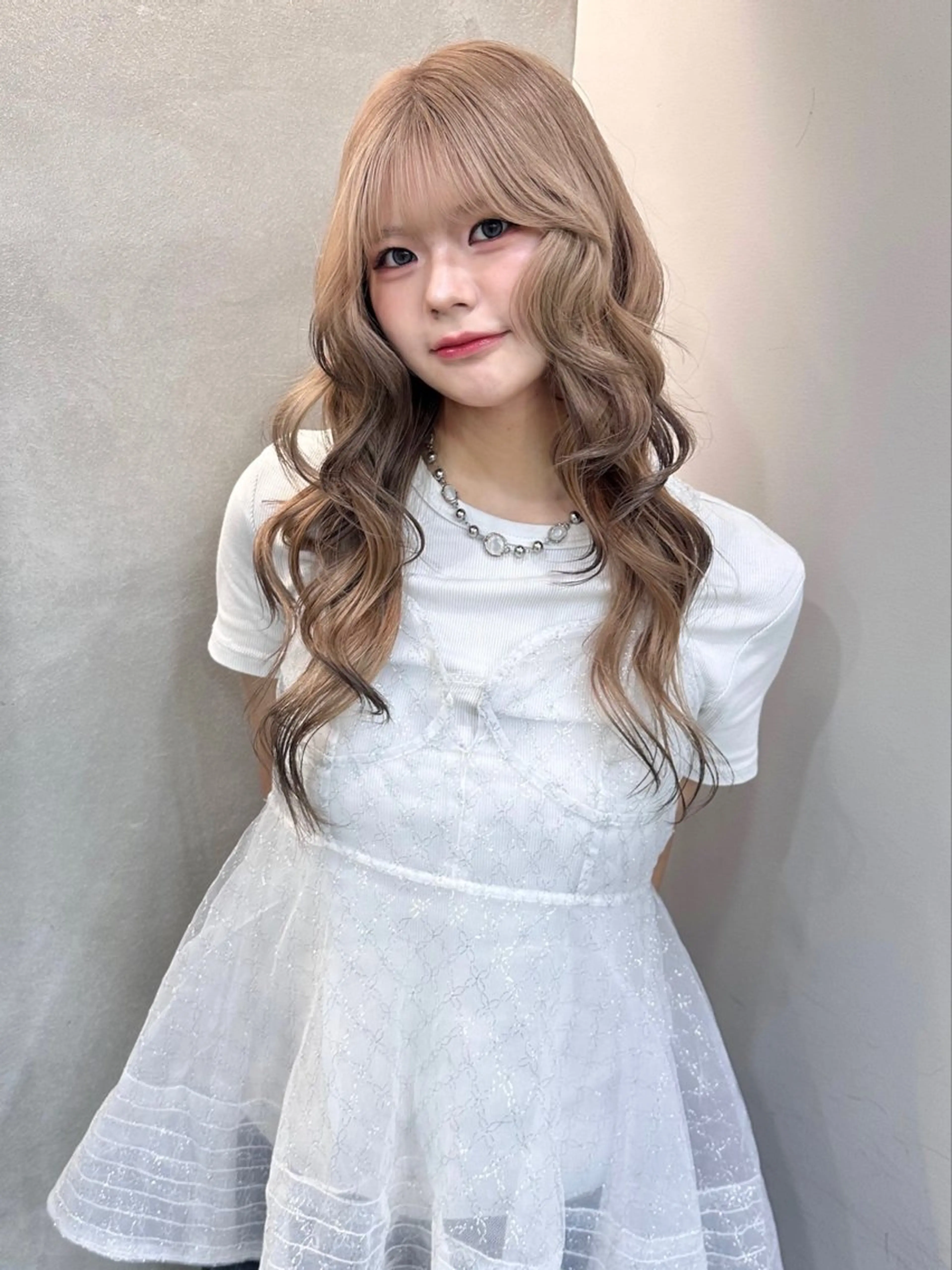 ロング カラー ベージュカラー ブラウンカラー ダークブラウン ミルクティーベージュ カット ヘアカラー 染谷 遥花のヘアスタイル