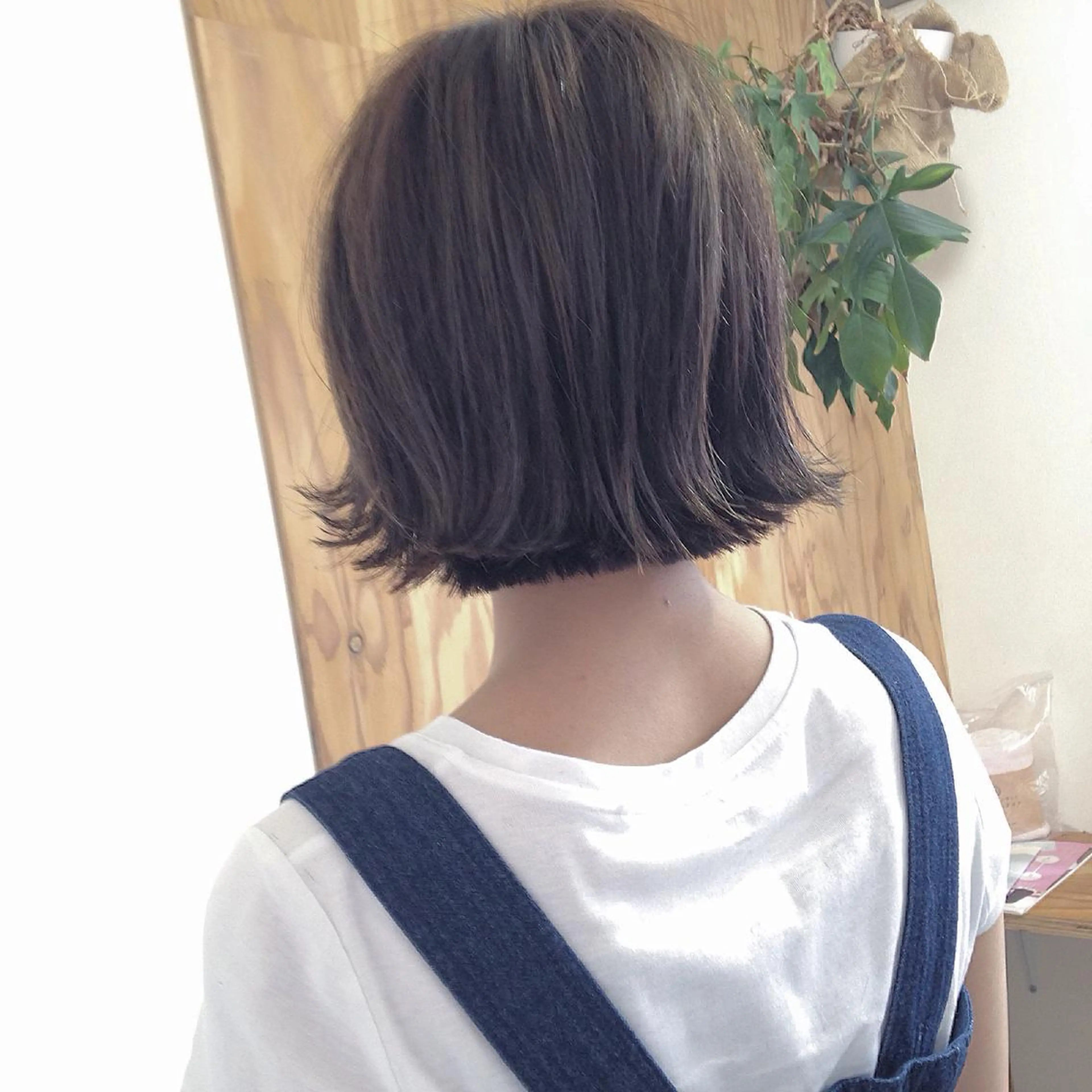 ショート カラー 切りっぱなしボブ ハイライトカラー ボブ ハイライト 外ハネヘア 💎髪質改善💎 デザイナーshinのヘアスタイル