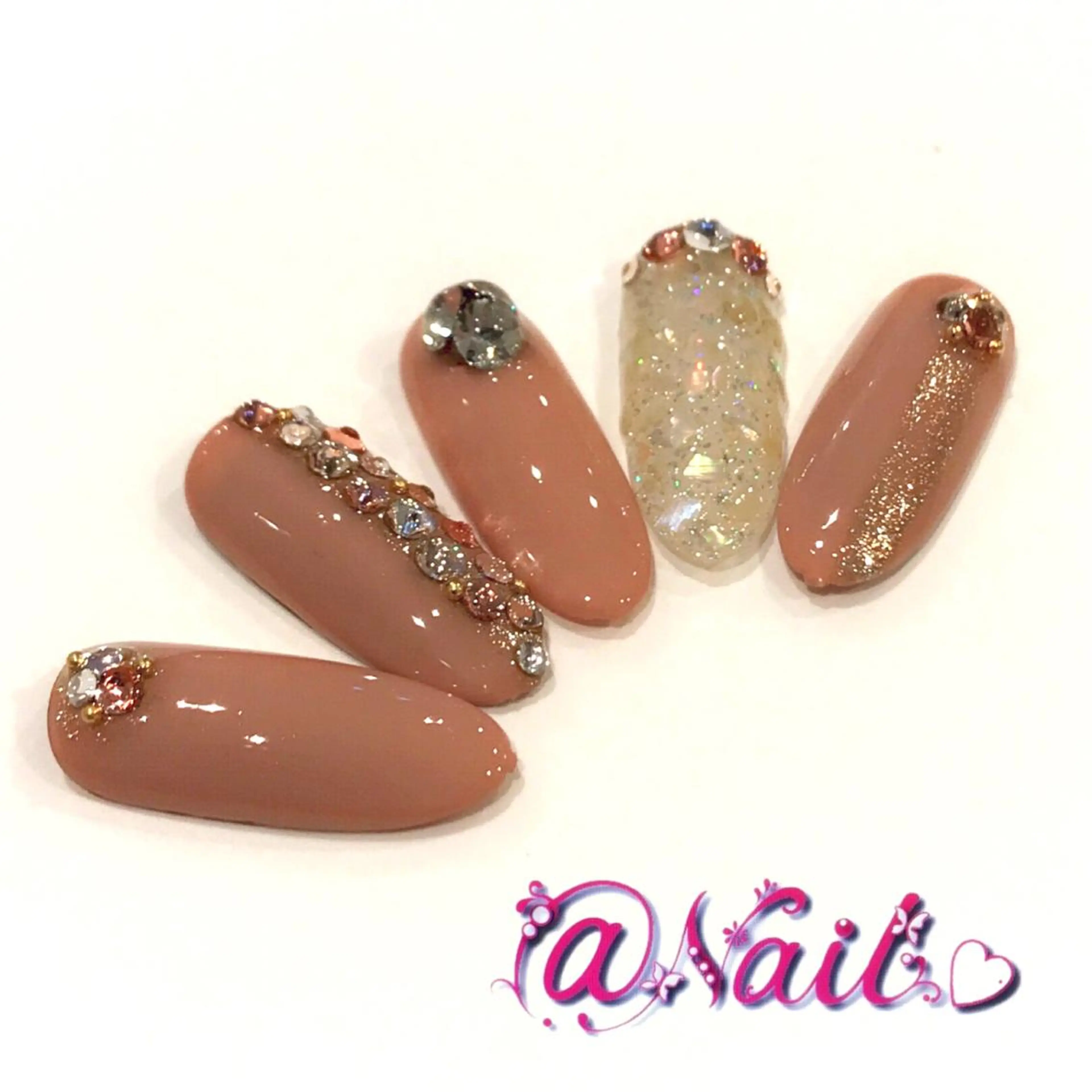 ネイル フットネイル ジェルネイル 持ち込み スカルプネイル 小尾 栞のネイルデザイン