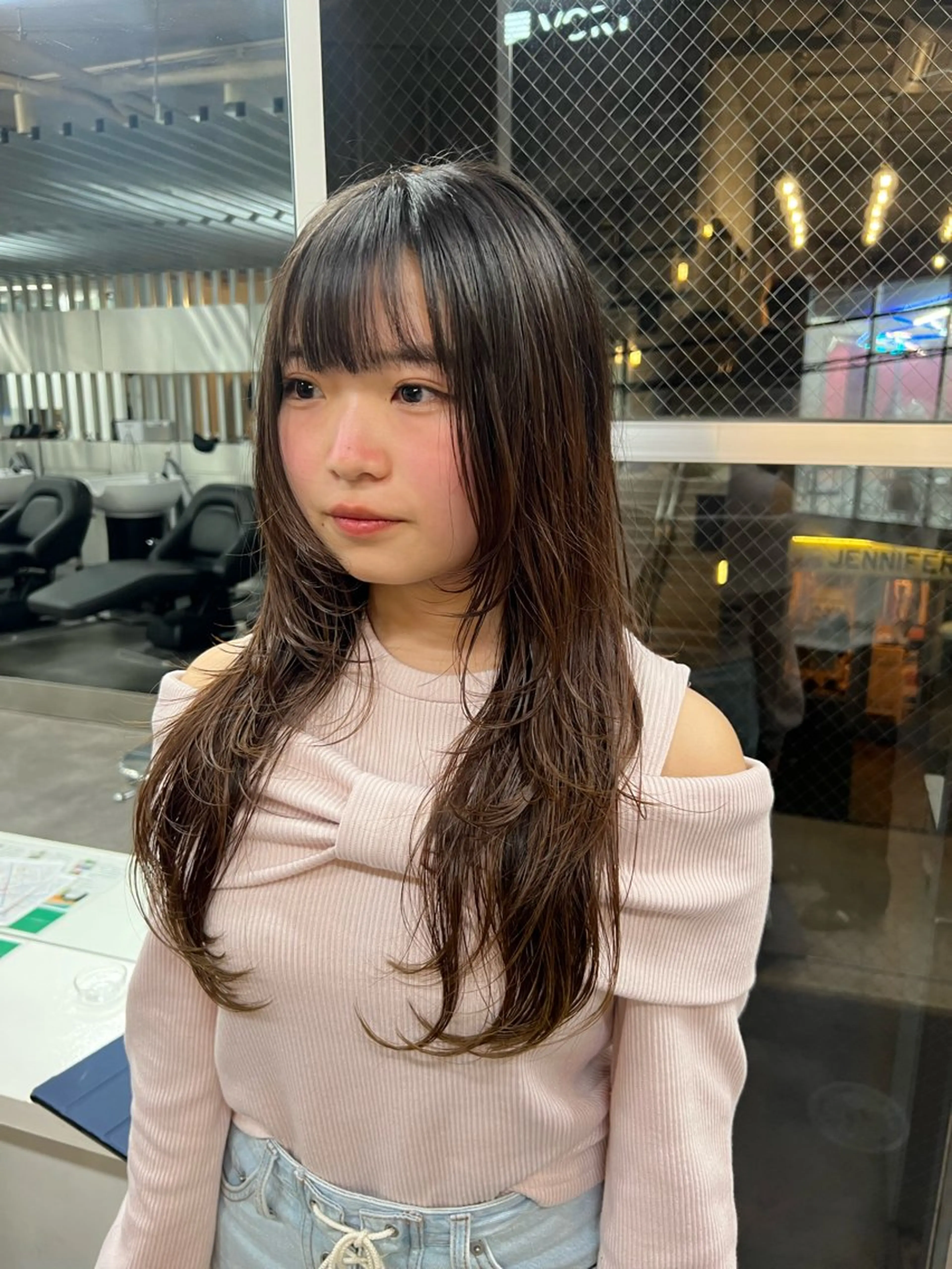 セミロング カラー パーマ ヘアアレンジ くびれヘア 顔まわりレイヤー 韓国風ヘア くびれレイヤー レイヤーカット ショートヘア原宿 fifth コシのヘアスタイル