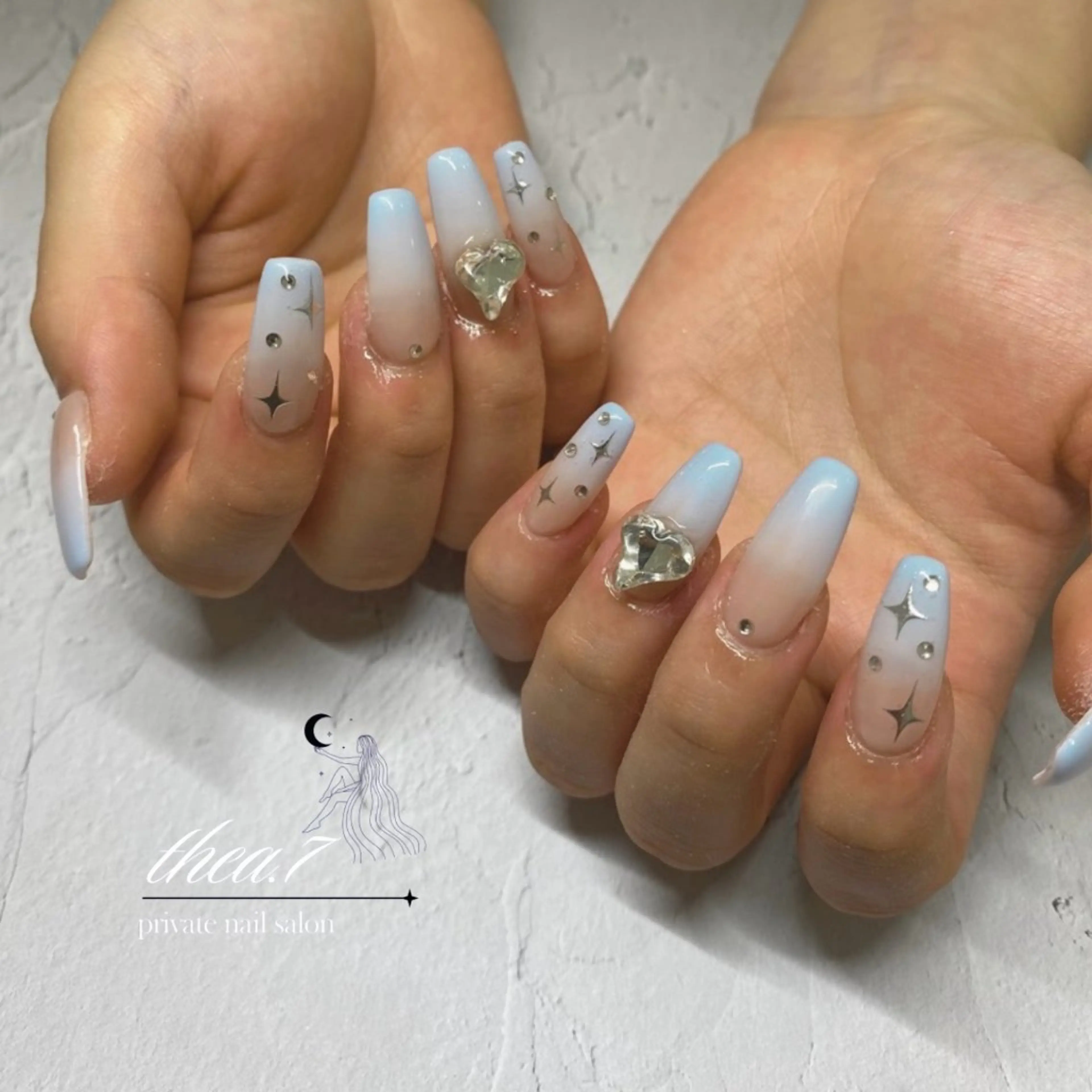 ネイル グラデーション ストーンネイル ハンドネイル thea.7 【テアナ】のネイルデザイン