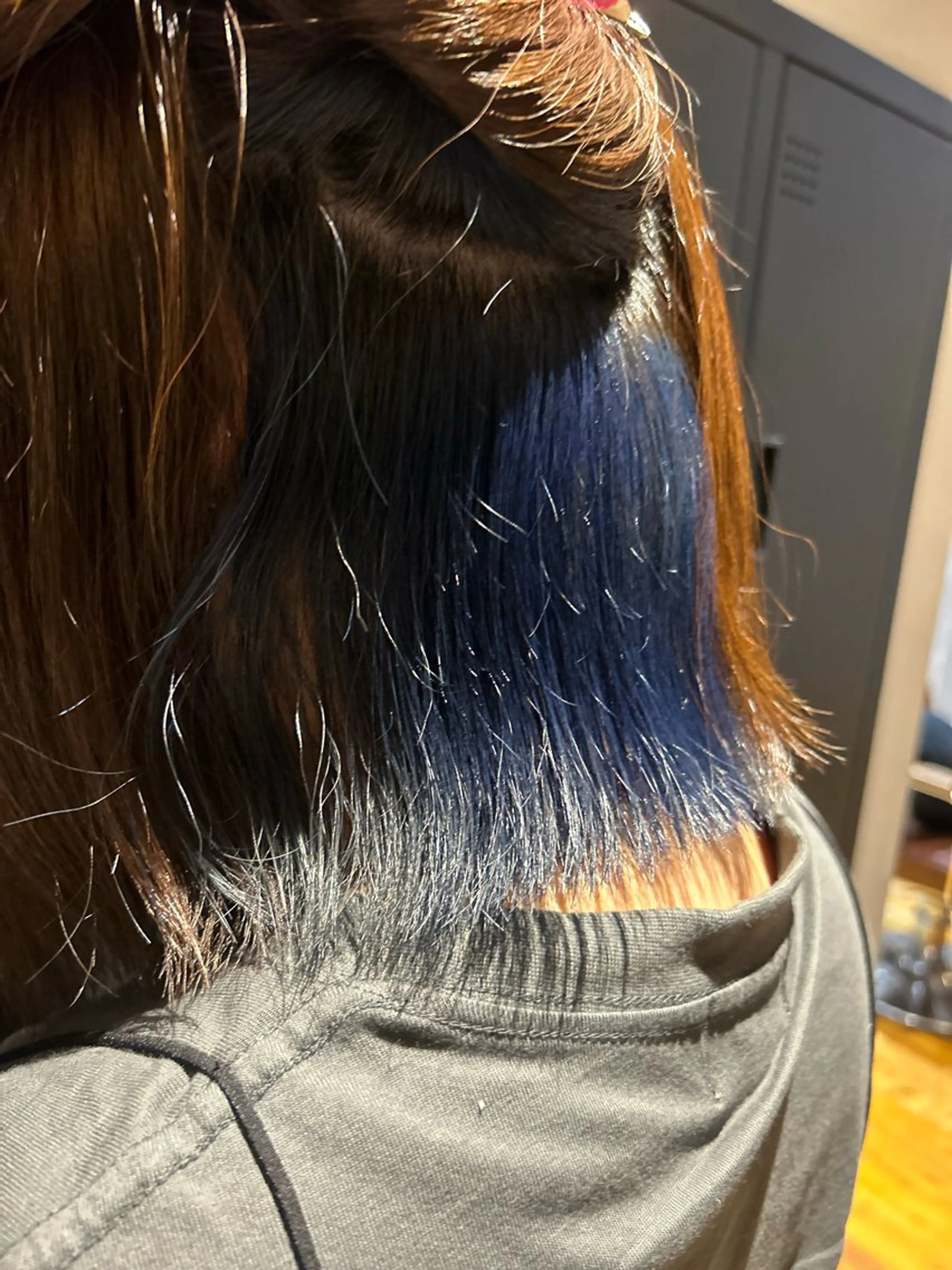 セミロング カラー インナーカラー ネイビーカラー インナーカラー 🌍櫻井海星のヘアスタイル