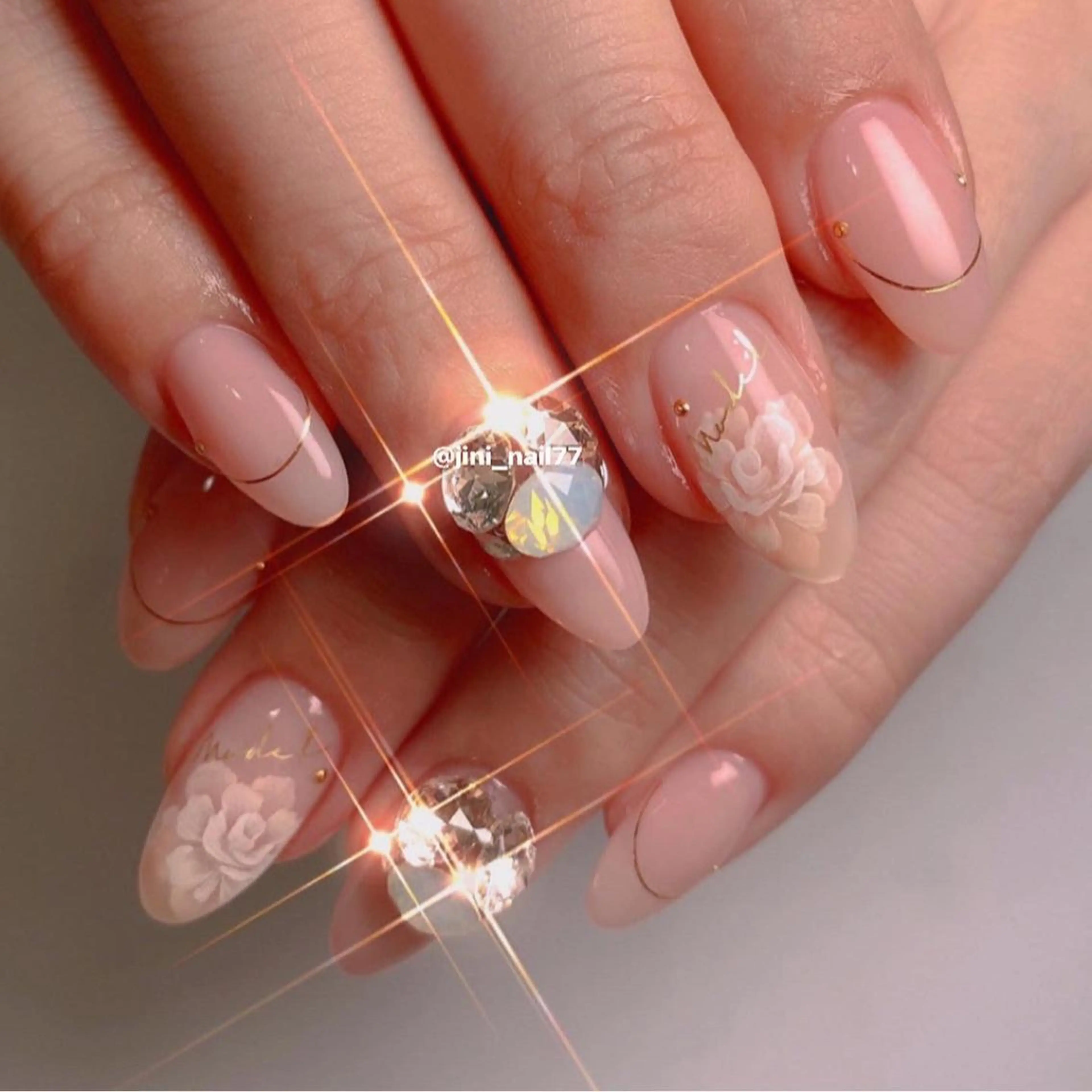 ネイル JINI NAIL所属・ジニ ネイルのネイルデザイン