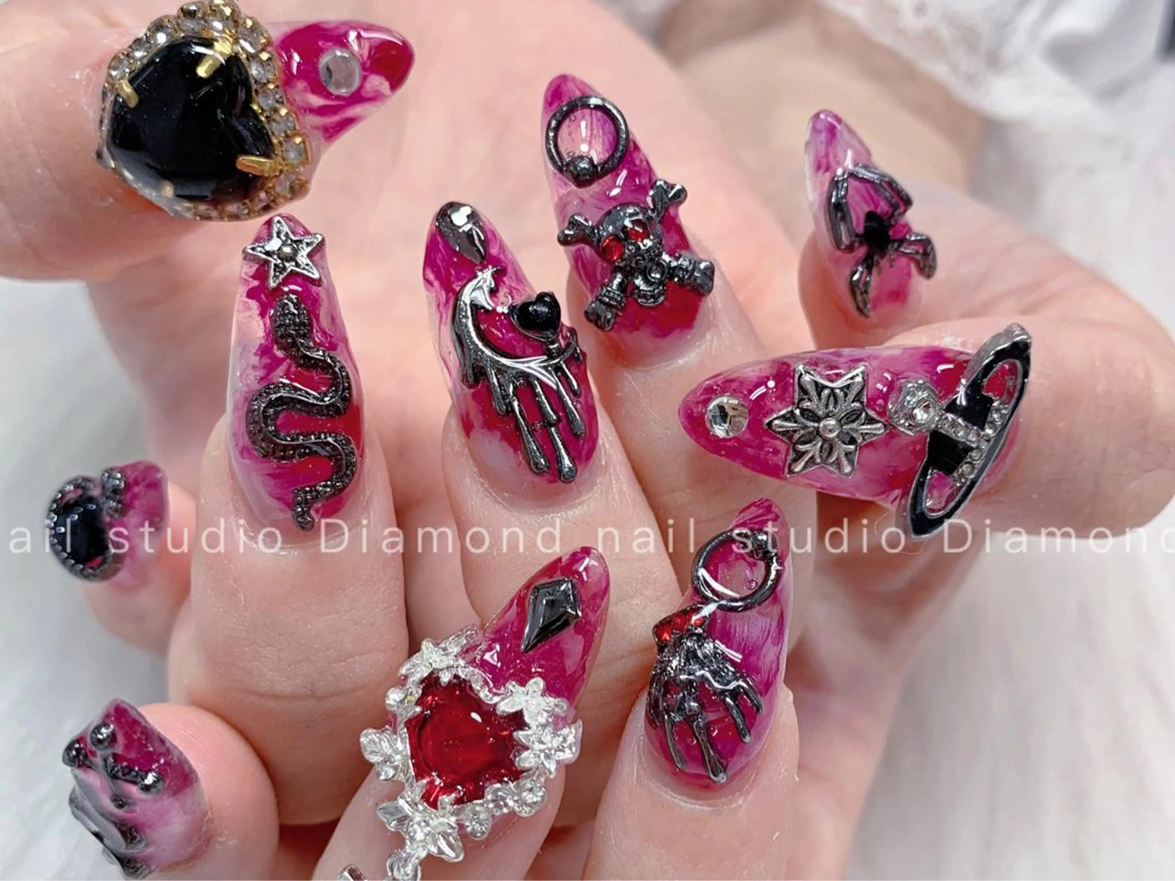 ネイル ゴージャス 持ち込み スカルプネイル ハンドネイル DIAMOND Nail🍒のネイルデザイン