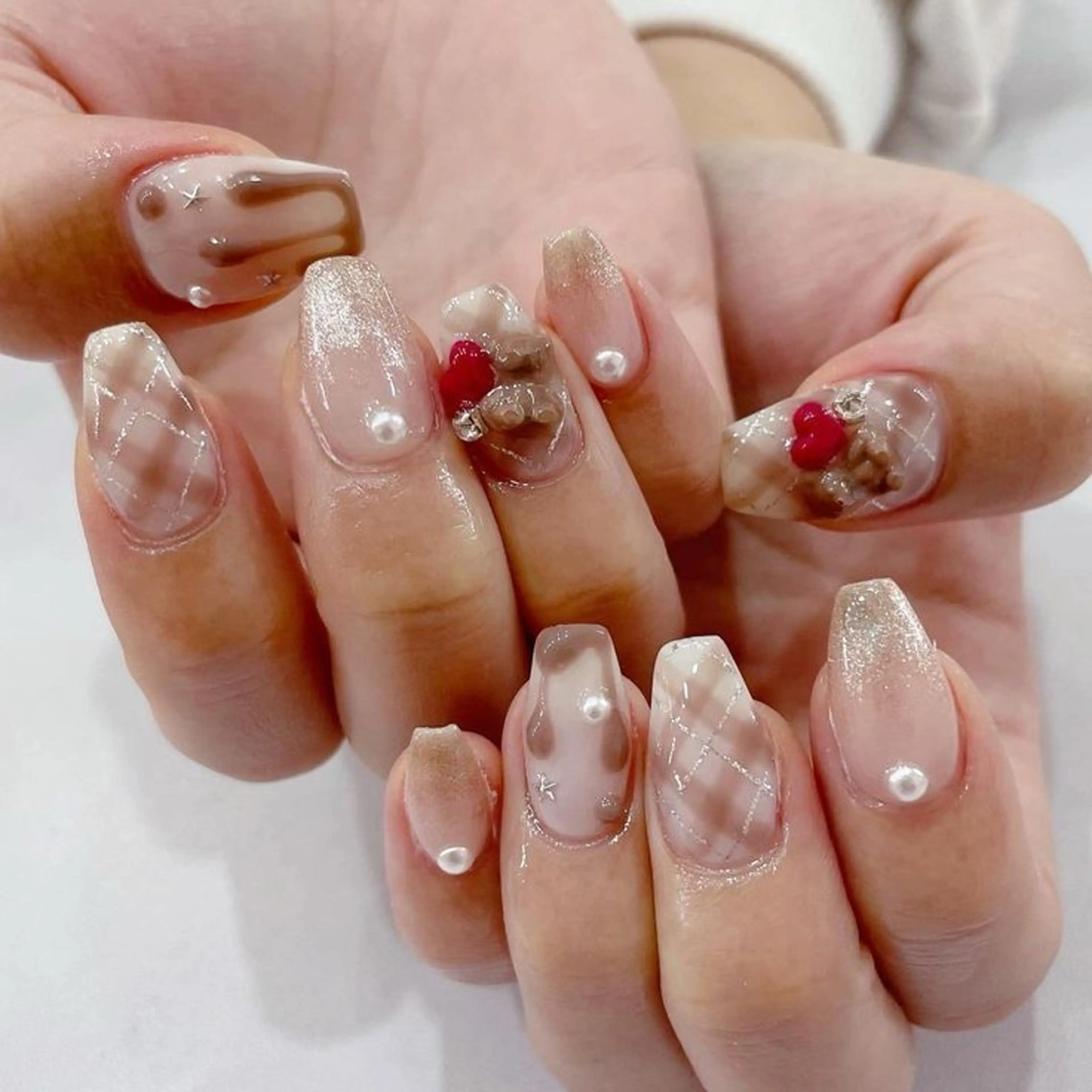 ネイル マグネットネイル ピンク ネイルチップ 冬ネイル ハンドネイル Lee Nailsのネイルデザイン