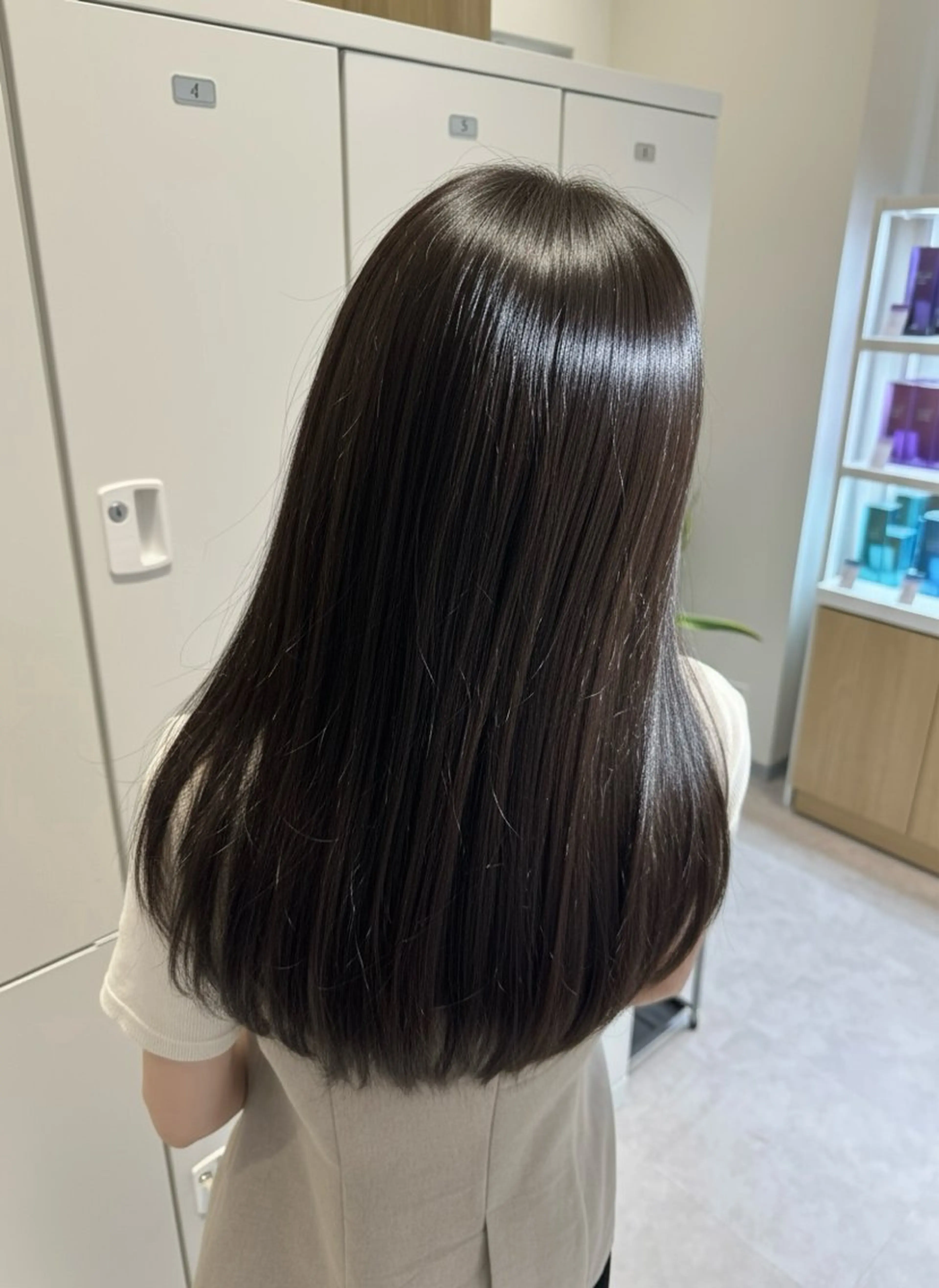 カット＋髪質改善縮毛矯正＋カラー＋トリートメントの写真