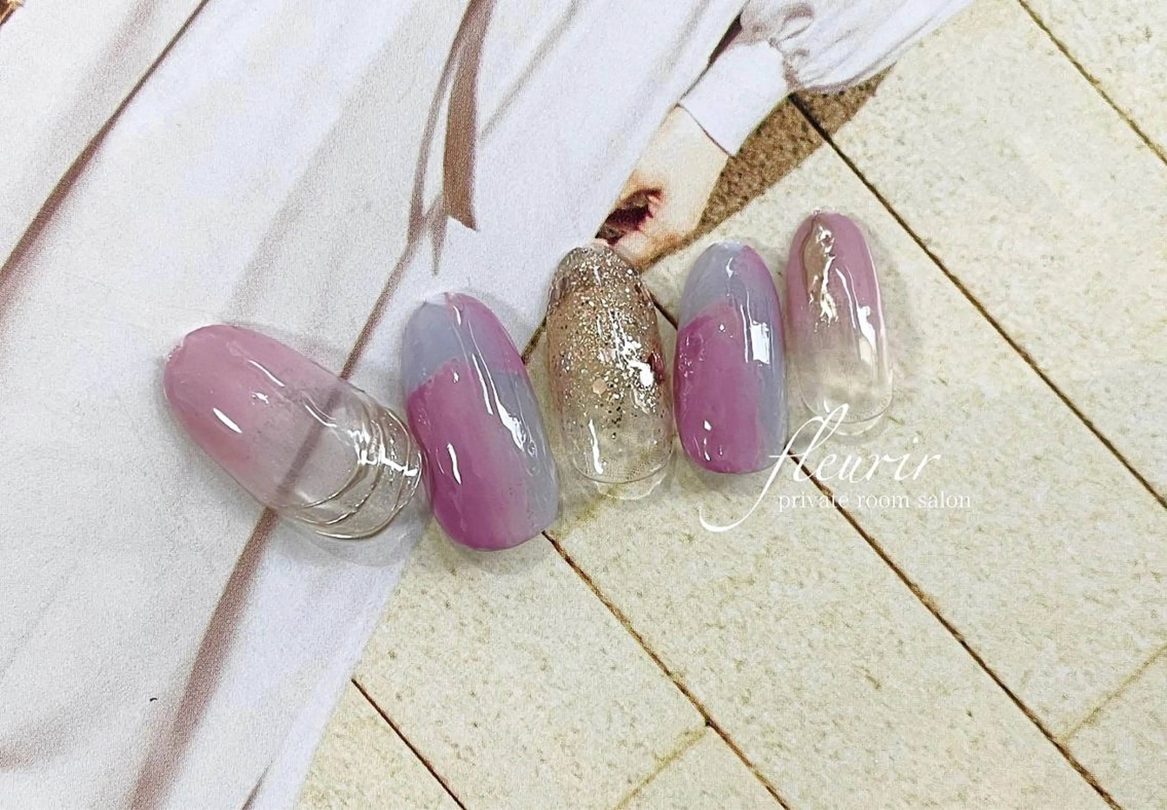 ネイル アートネイル 長さ出し フレンチネイル ジェルネイル ゴールド フルリール 【プライベートサロンのネイルデザイン