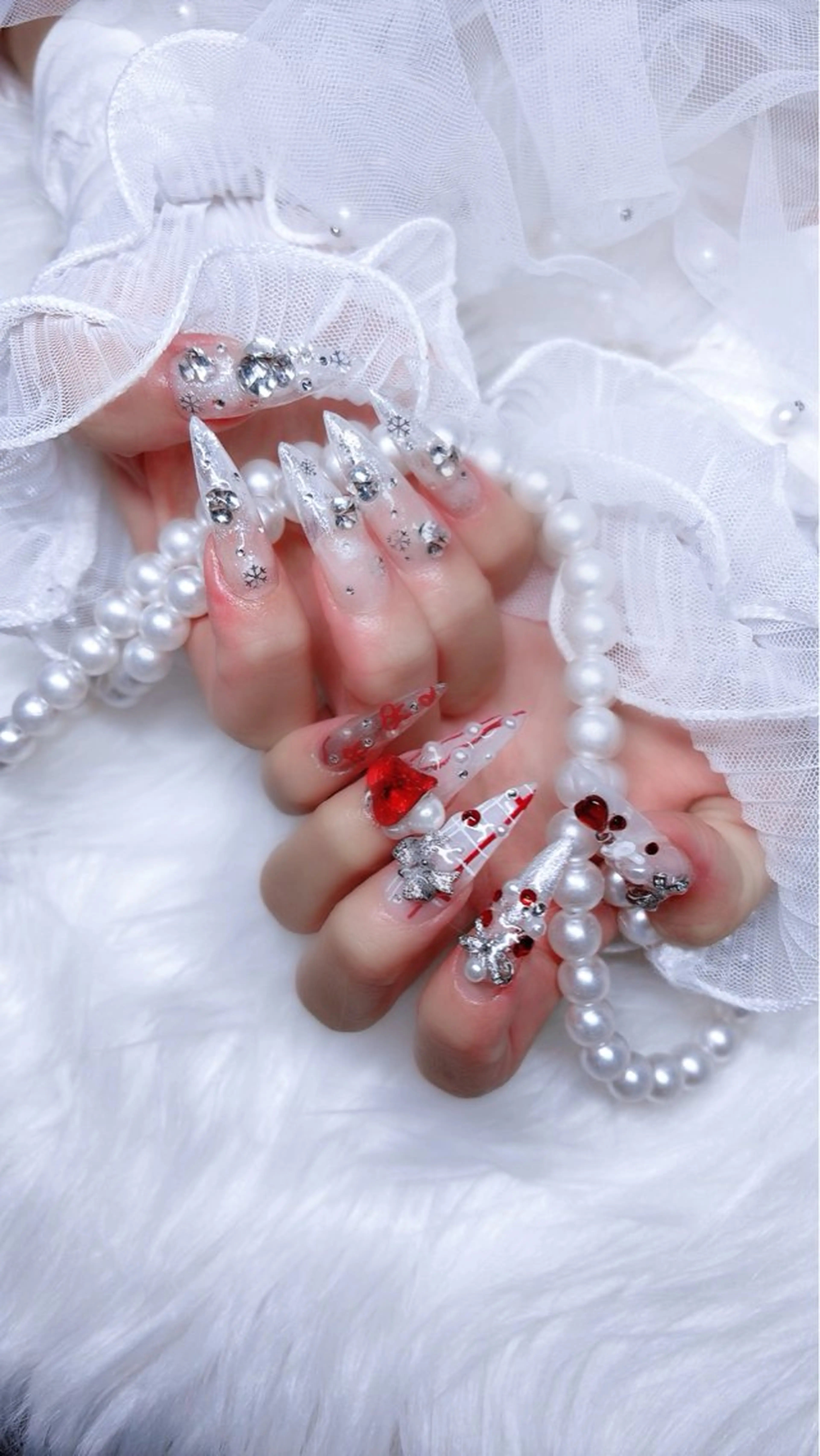 ネイル オーロラネイル 成人式 フットネイル 韓国ネイル ロングネイル Yudia🦋 azuのネイルデザイン
