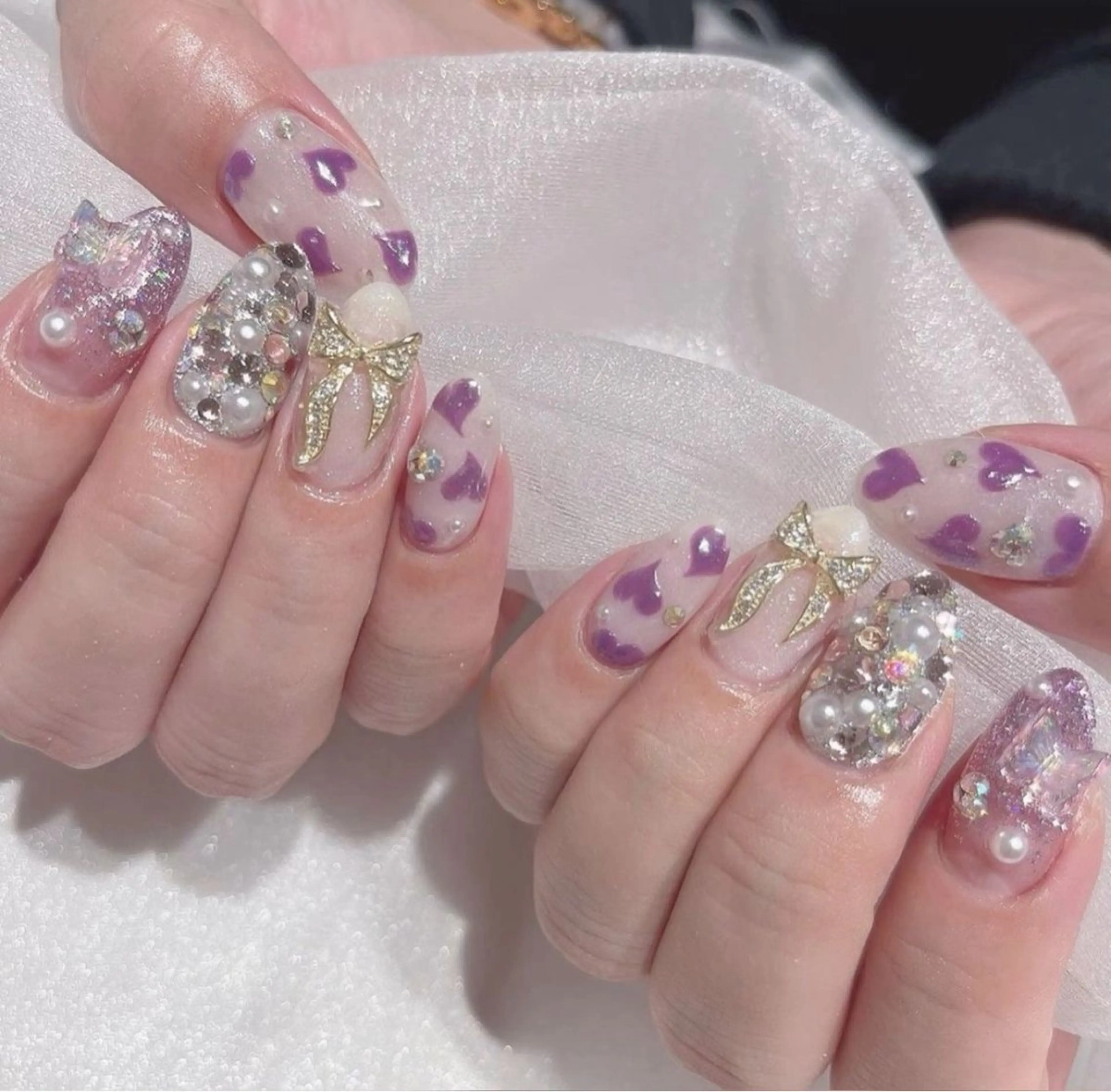 ネイル マグネットネイル ピンク ネイルチップ 冬ネイル クリスマス ハンドネイル Lee Nailsのネイルデザイン