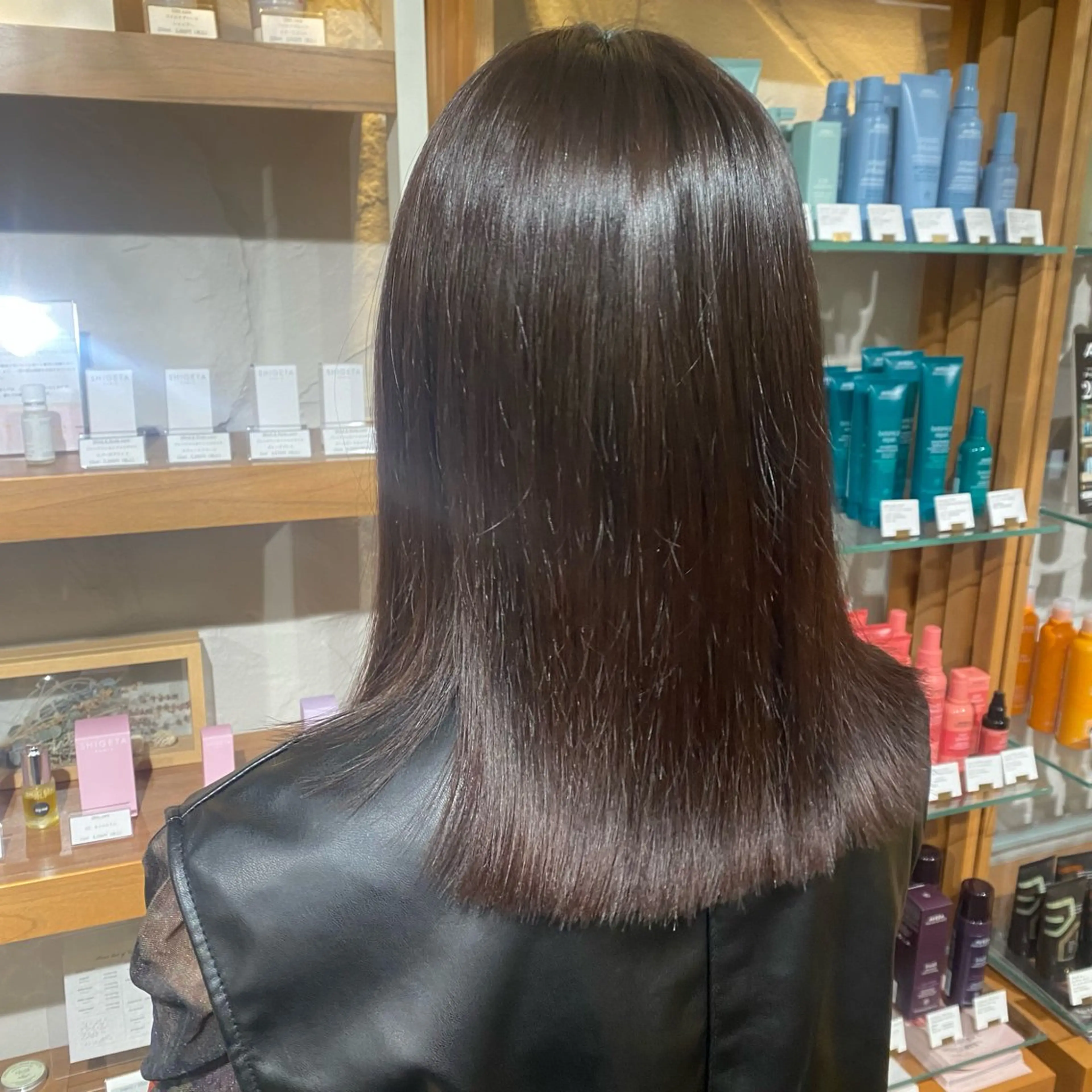 セミロング ハヤシ ルカのヘアスタイル