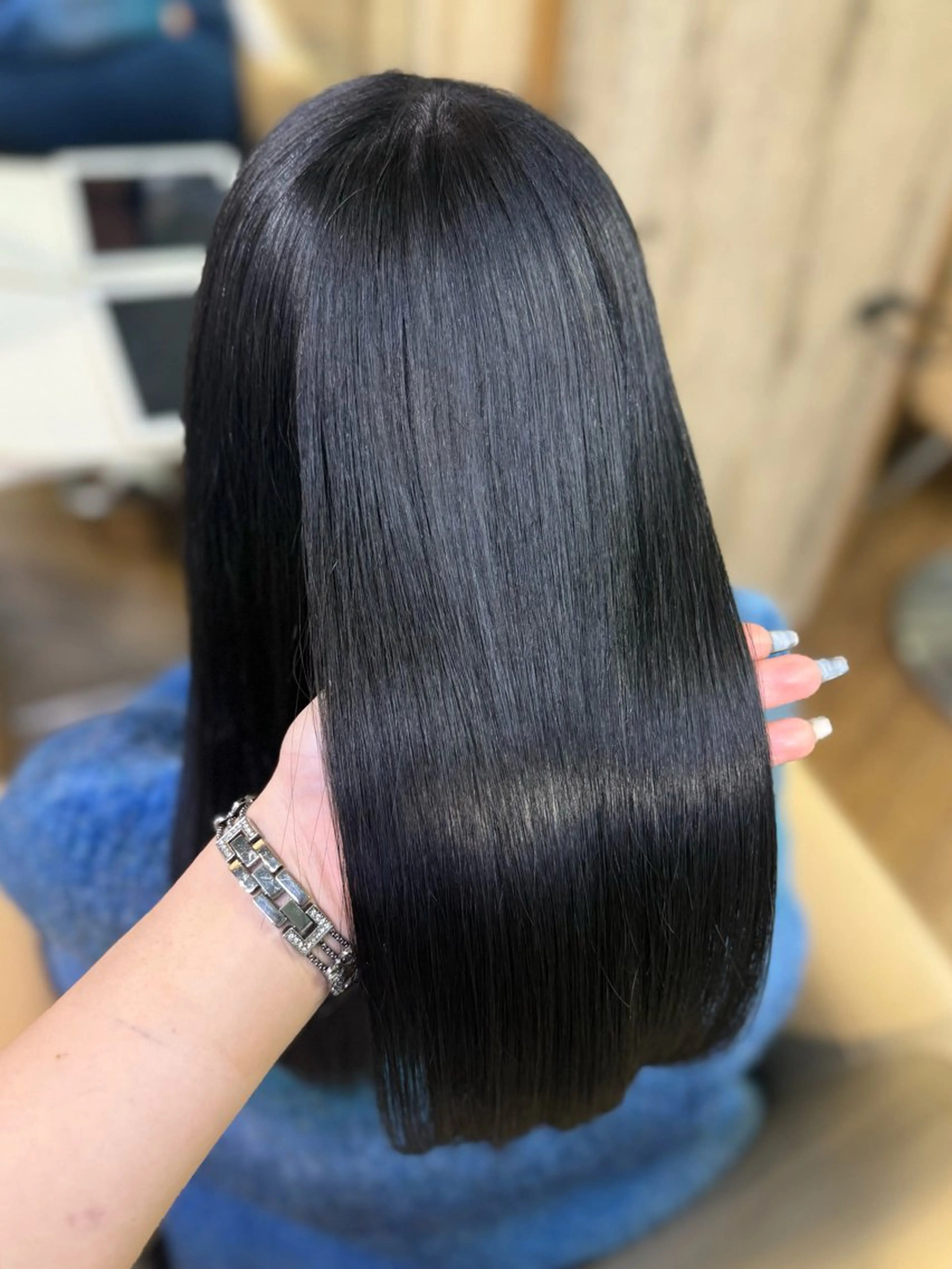 ロング カラー KUREA /縮毛矯正 ブリーチのヘアスタイル