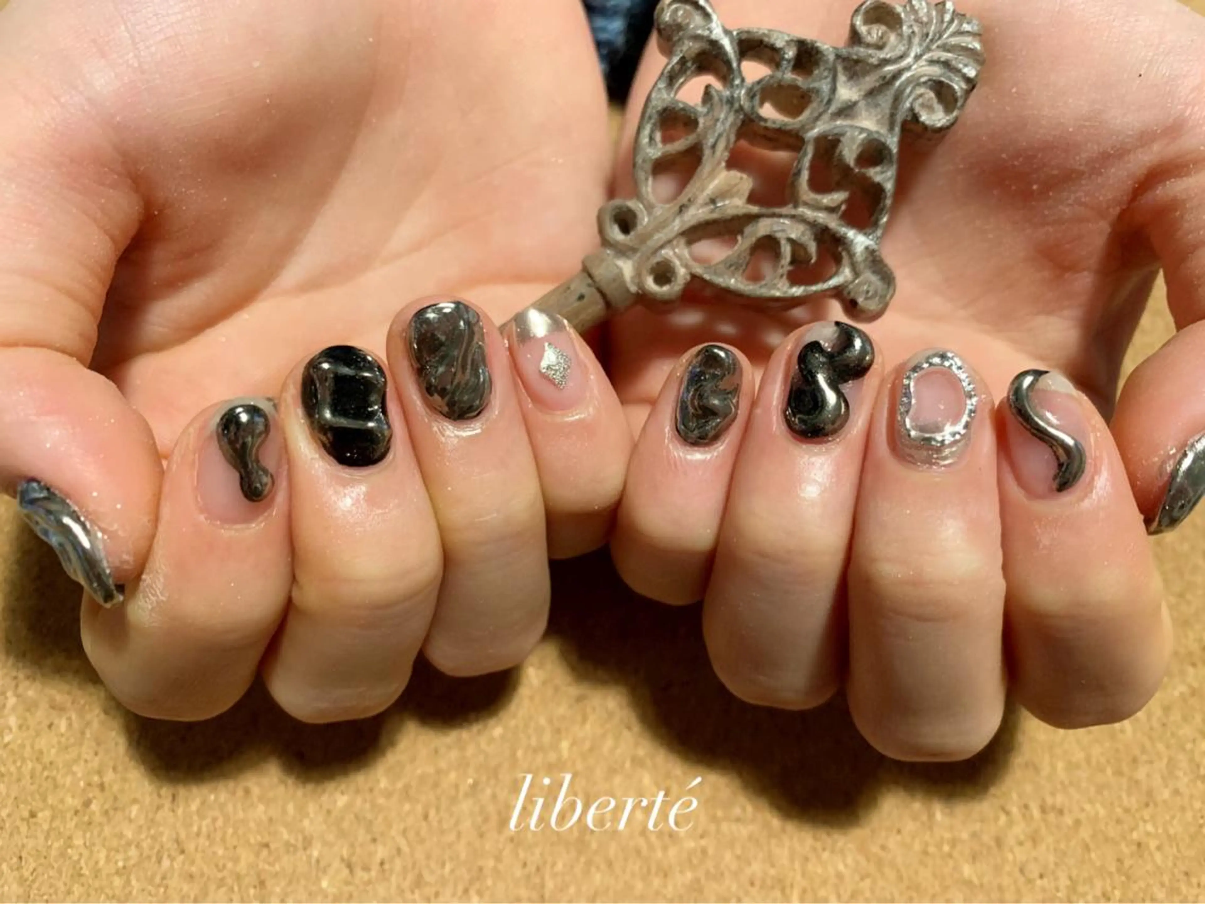 ネイル liberté (リベルテ)のネイルデザイン