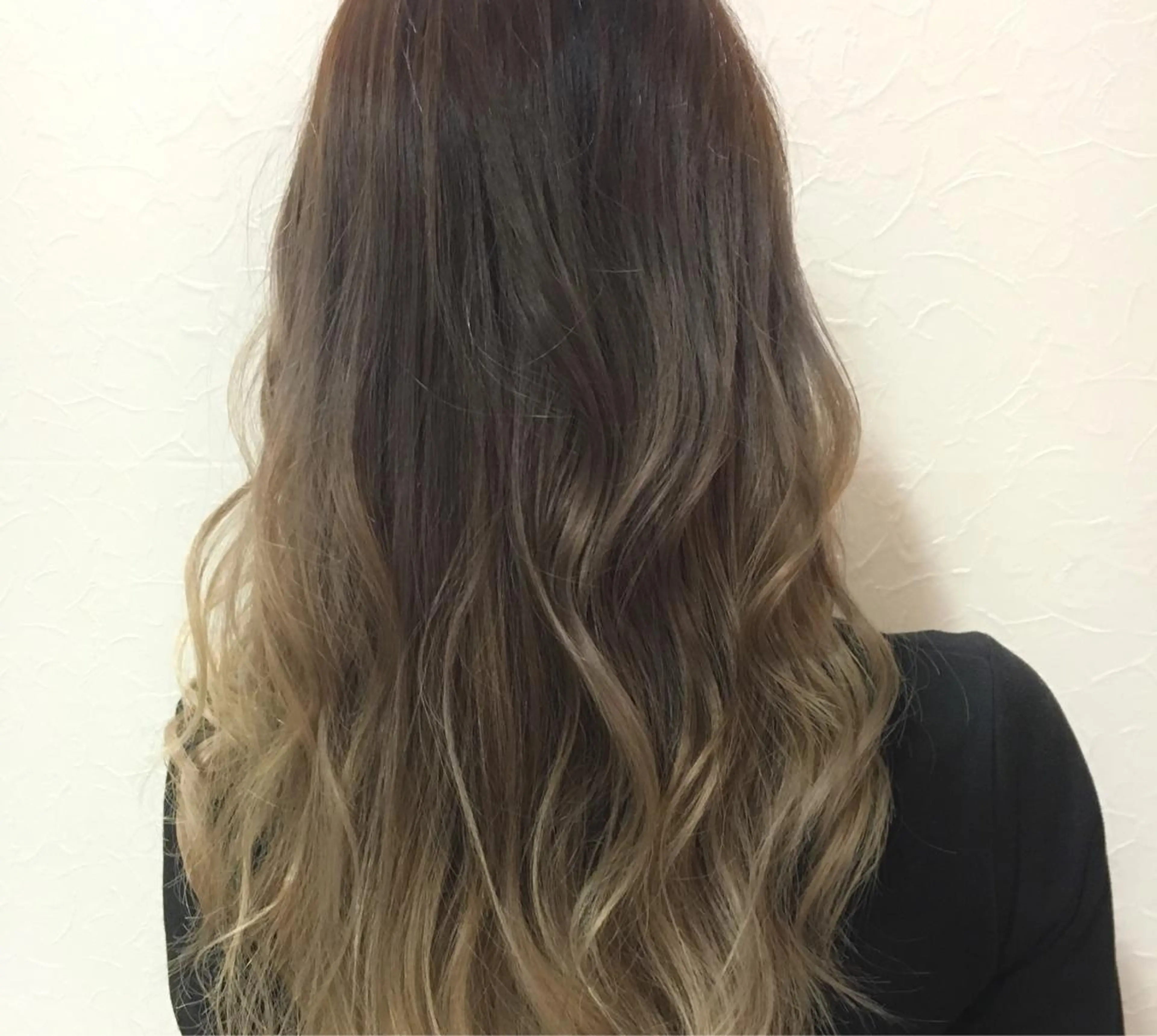 ロング カラー バレイヤージュ グラデーションカラー レイヤーカット 山田 守のヘアスタイル