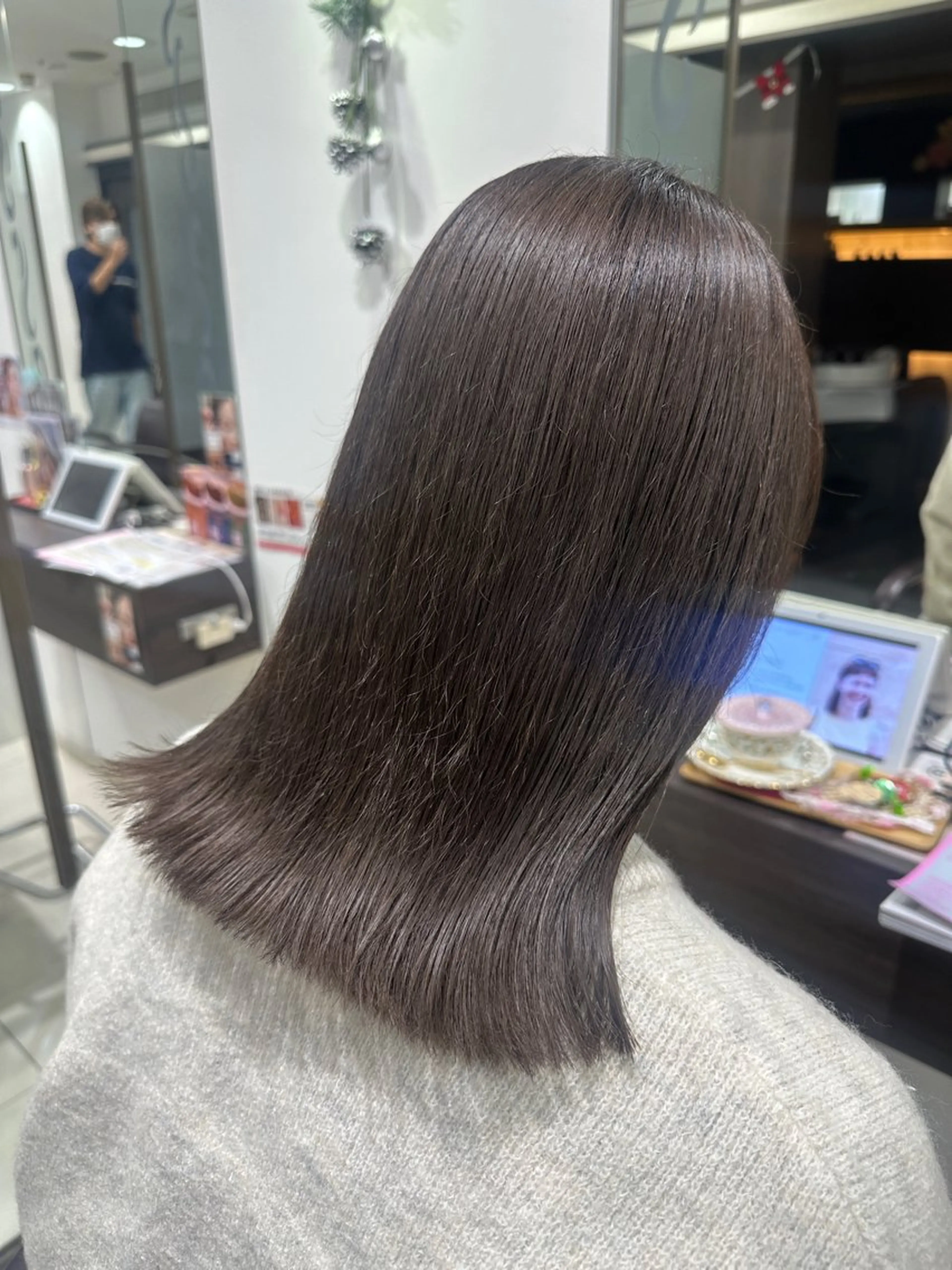 ミディアム カット ヘアカラー トリートメント 茅ヶ崎駅すぐ レイヤー🥰のヘアスタイル