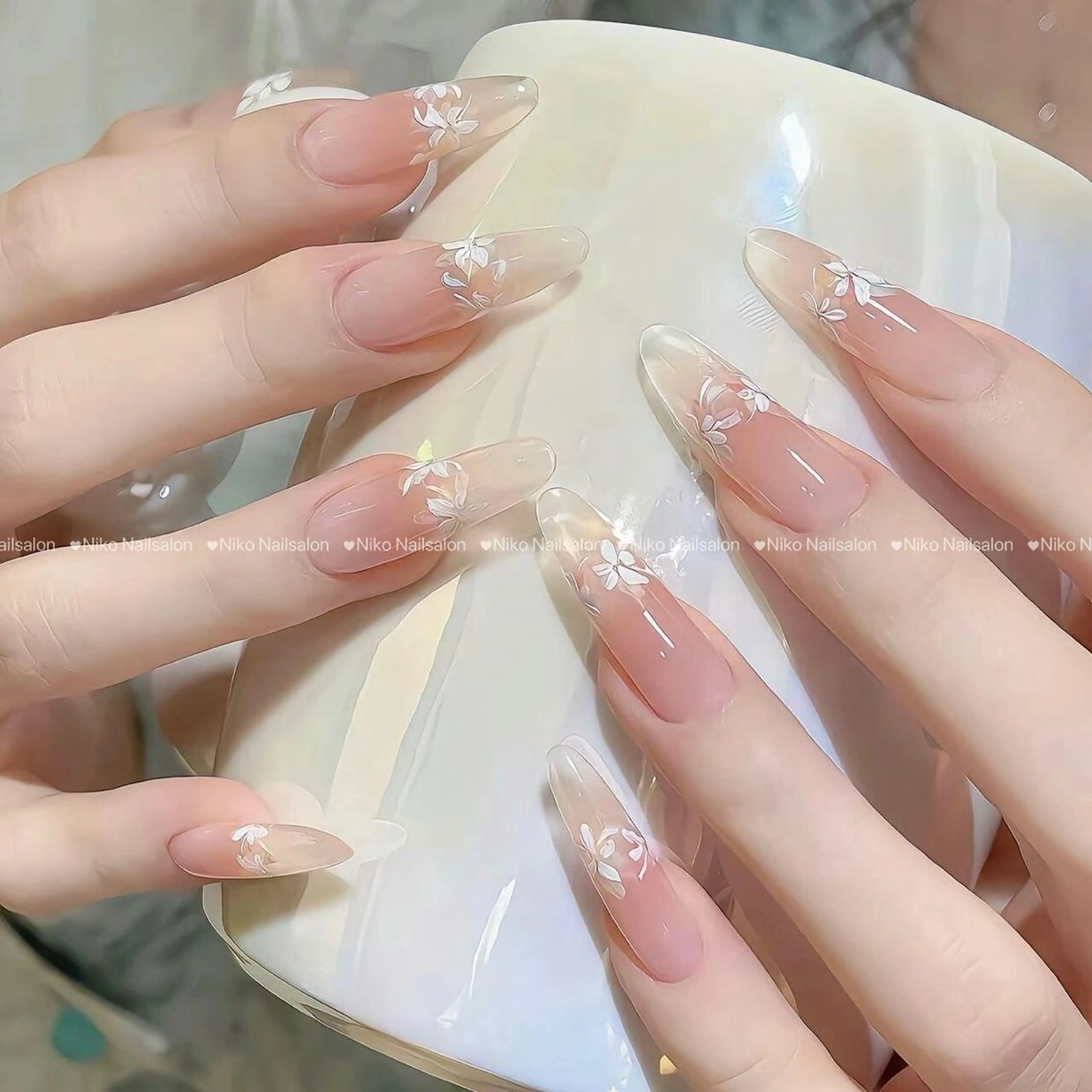 ネイル チークネイル 長さ出し フットネイル フレンチネイル ジェルネイル Niko Nail salon 銀座本店のネイルデザイン