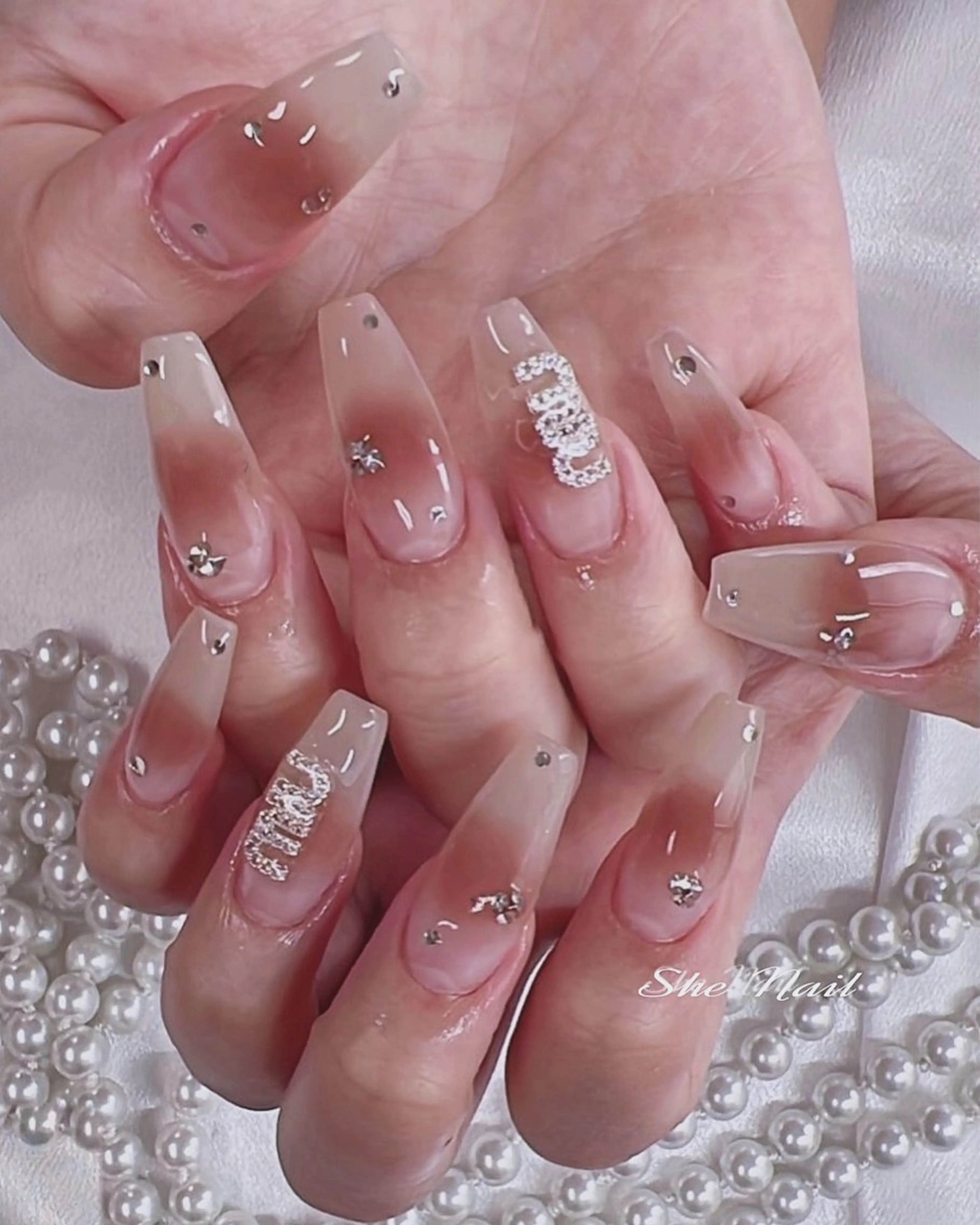 ネイル チークネイル 長さ出し フレンチネイル ガラスフレンチ キラキラネイル ハンドネイル She   Nail所属・ISA_ BELLAのネイルデザイン