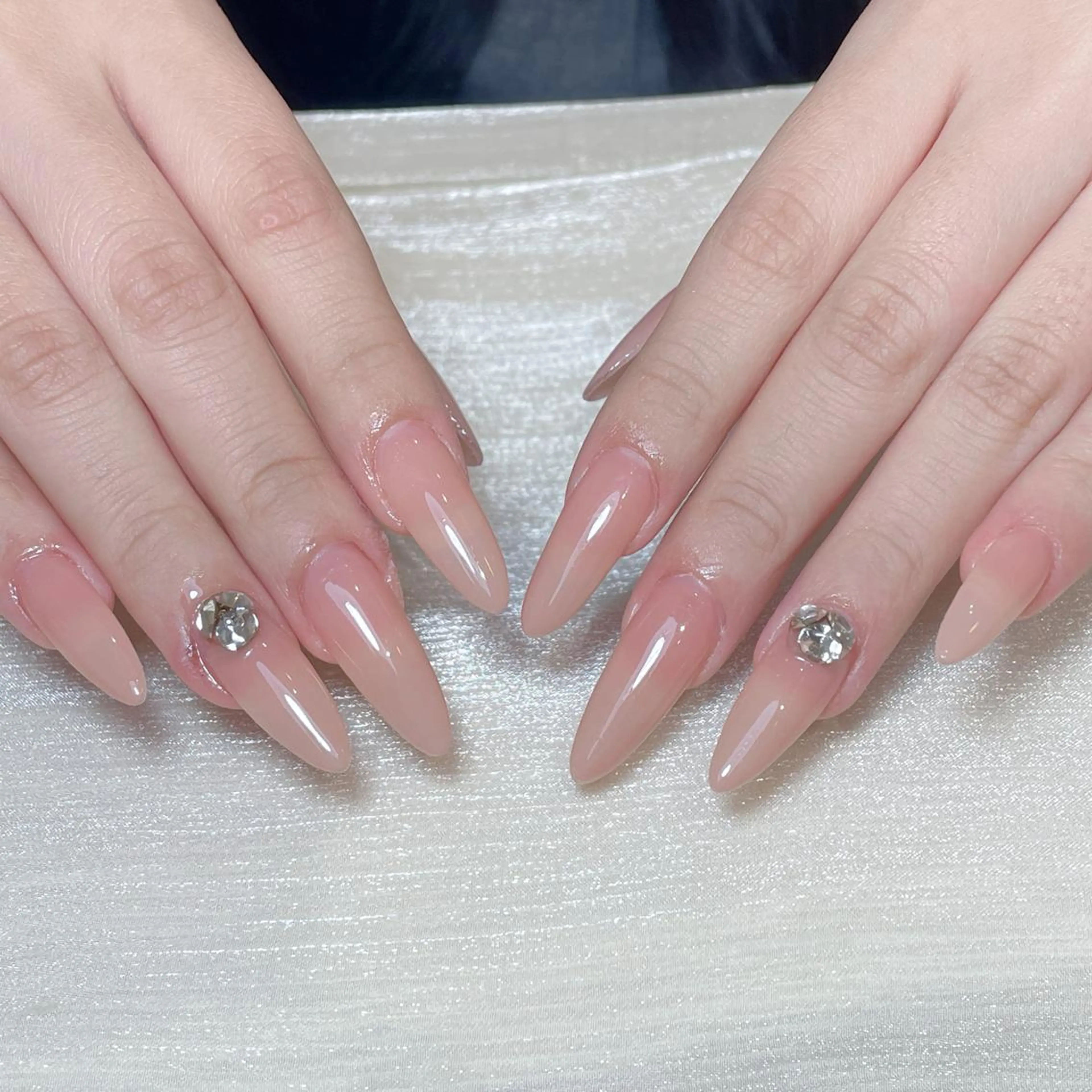 ネイル アートネイル オーロラネイル ガーリー キラキラネイル 韓国ネイル ハンドネイル Una EWAのネイルデザイン