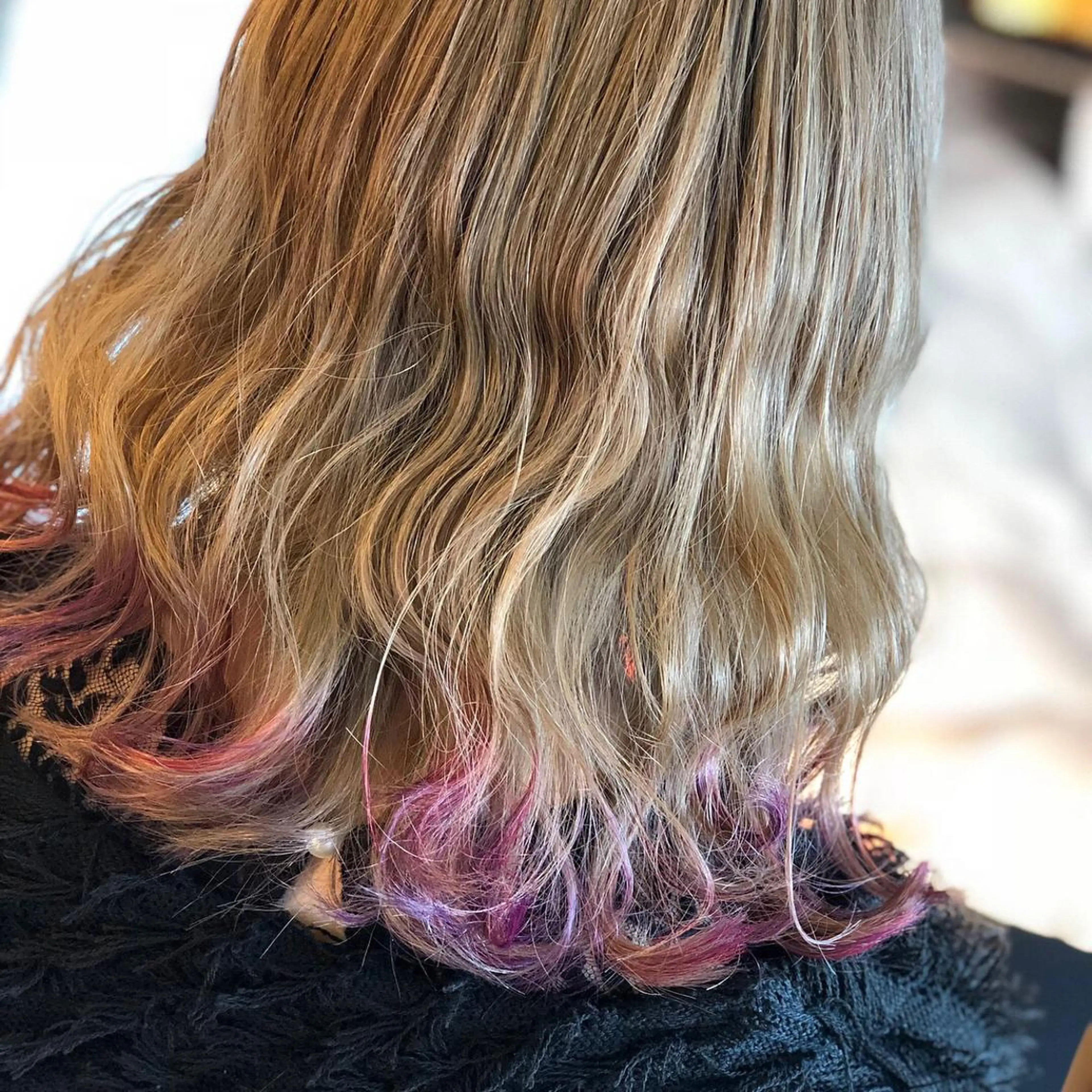 ミディアム カラー ブリーチ ハイトーンカラー ピンクカラー 小森 拓哉のヘアスタイル