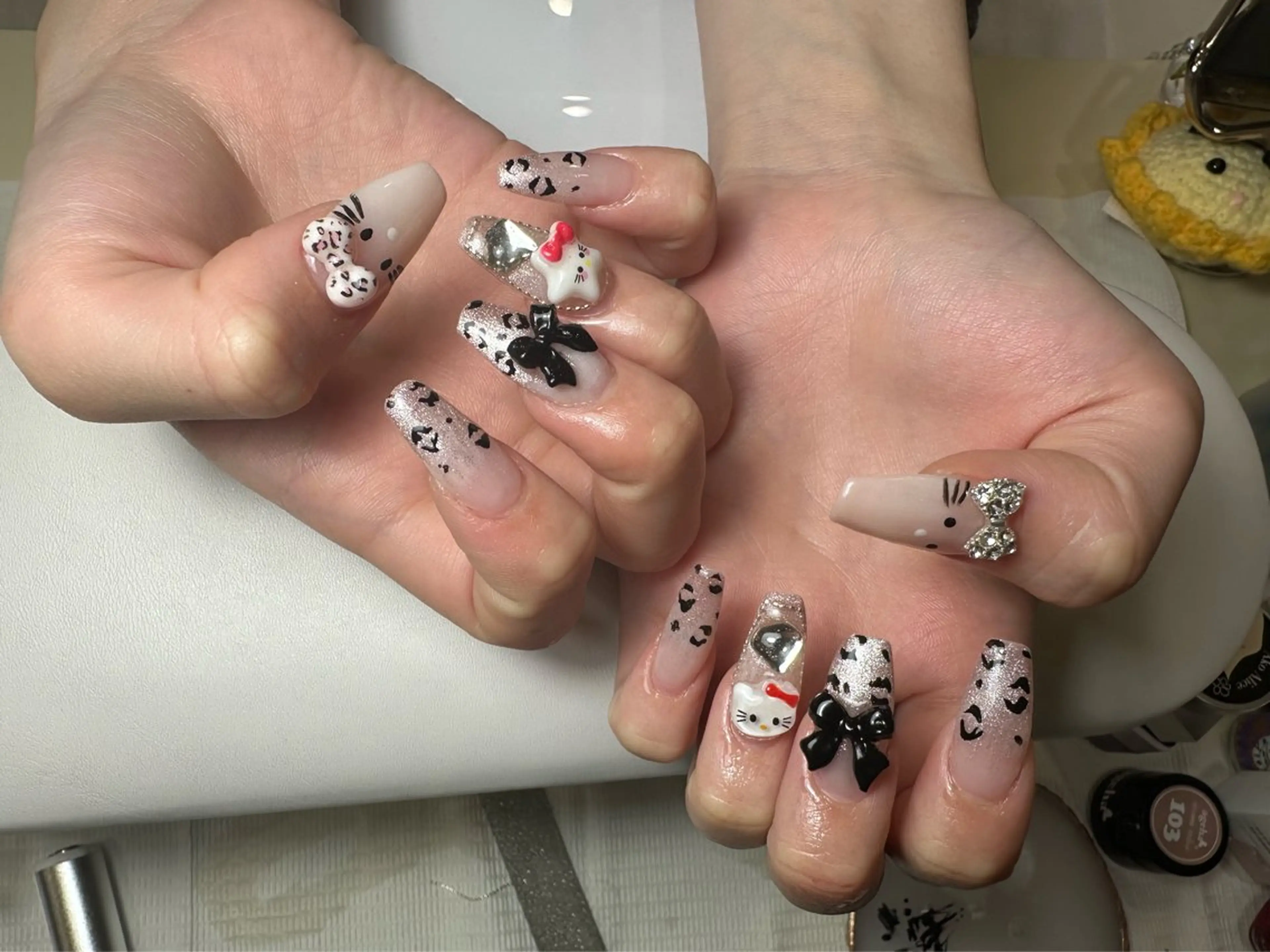 ネイル アニマル柄 マグネットネイル ストーンネイル ハンドネイル Rin Nailのネイルデザイン