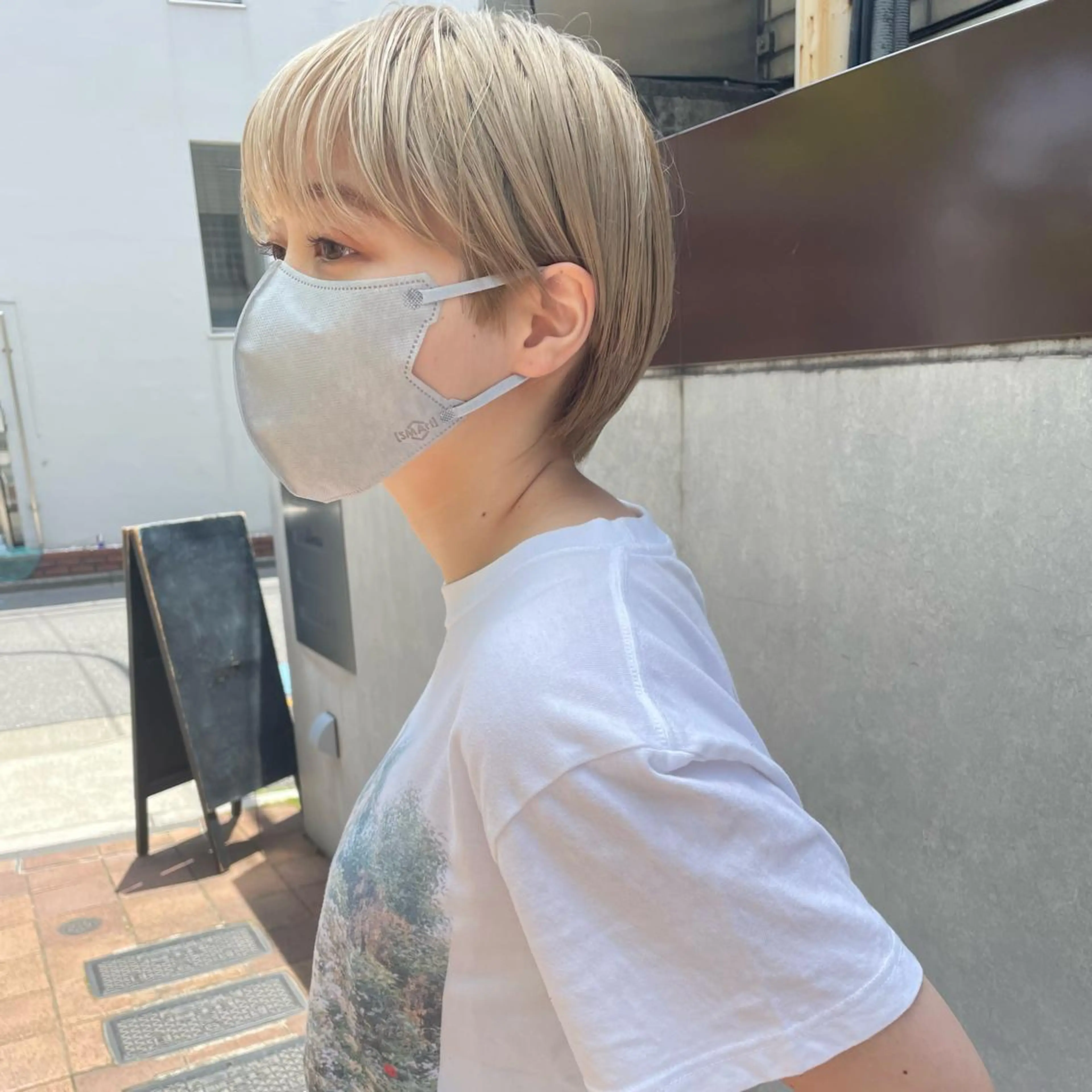 ショート カラー ベージュカラー ブリーチ ショートヘア ヘアカラー トリートメント ボブ/レイヤー/ケア パーマ/リュウタのヘアスタイル