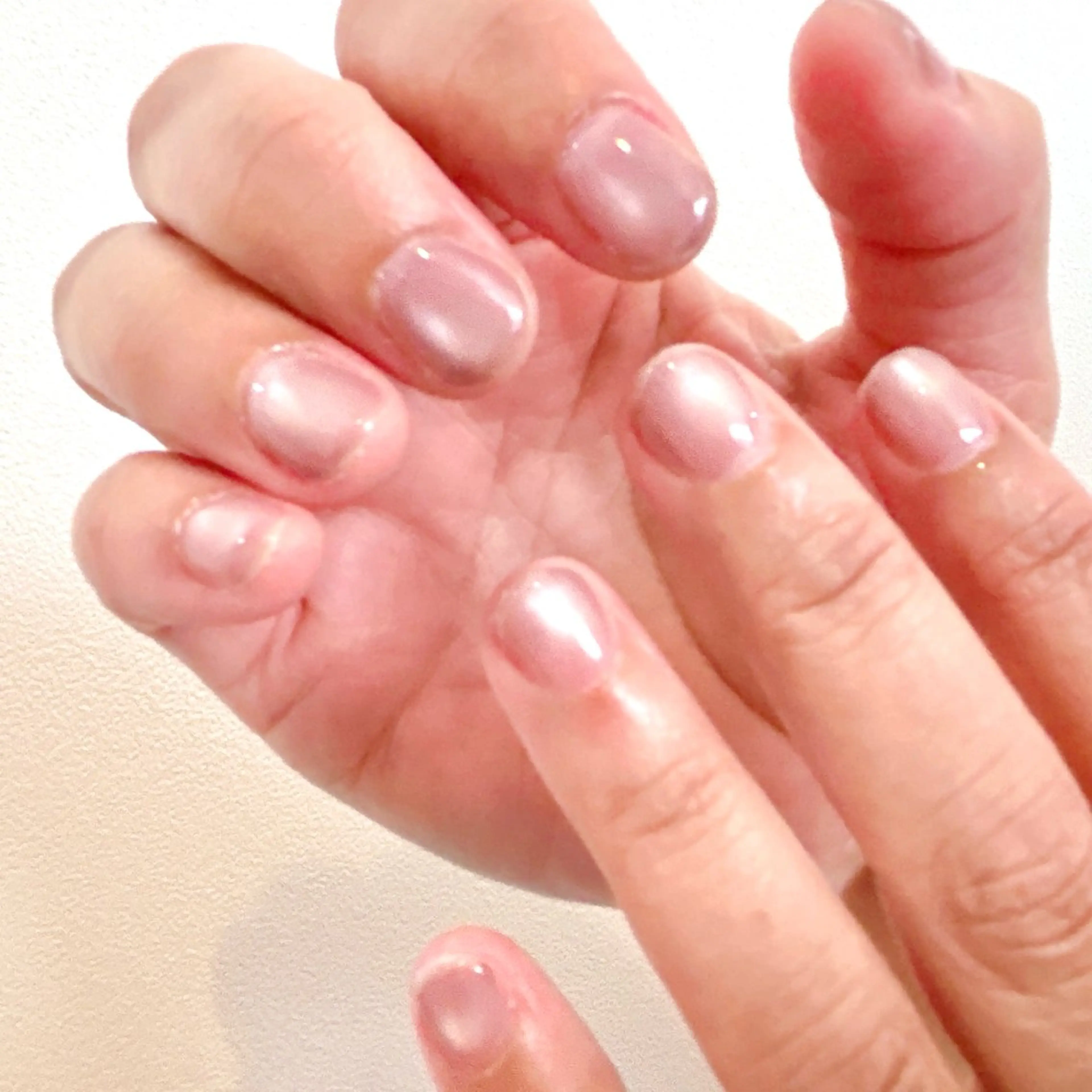 ネイル マグネットネイル ピンク ハンドネイル ハンドケア MYu Beauty Salon  MAIのネイルデザイン