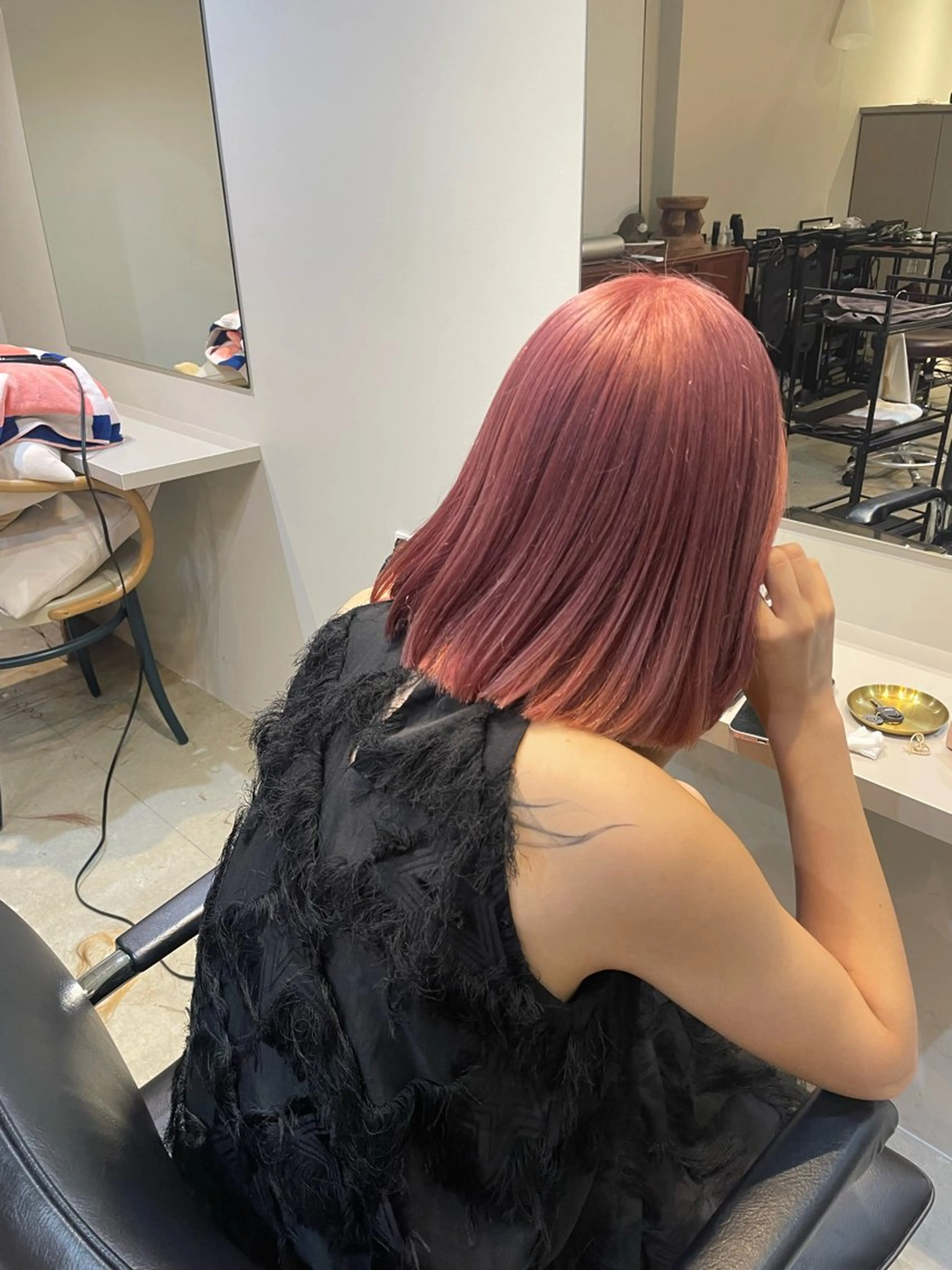 ミディアム カラー ブリーチ ピンクカラー 森田 博樹のヘアスタイル