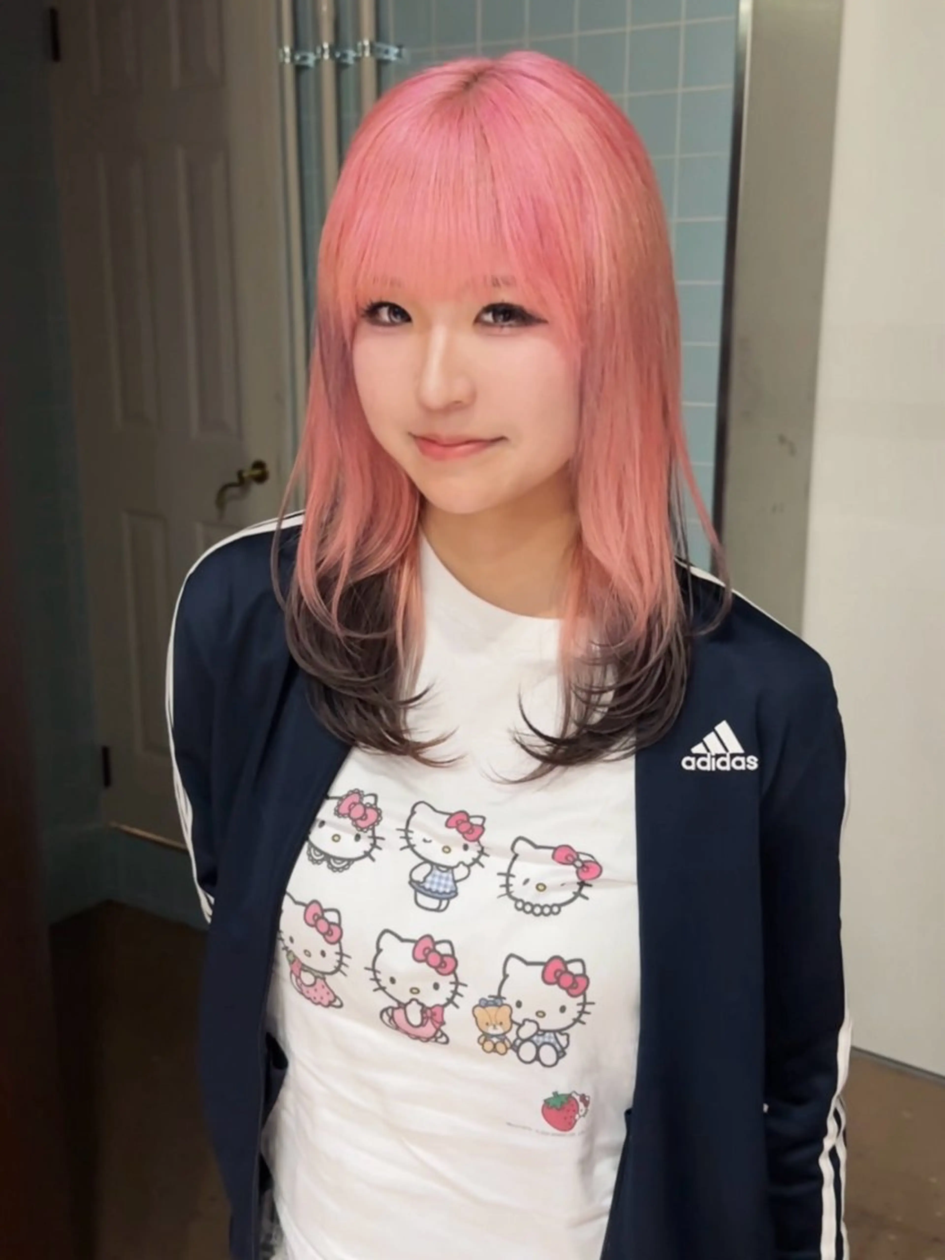 セミロング カラー ブリーチ デザインカラー ハイトーンカラー 顔まわりレイヤー レイヤーカット カット ヘアカラー トリートメント ウルフ/レイヤー/ 渋谷🔮Yudaiのヘアスタイル