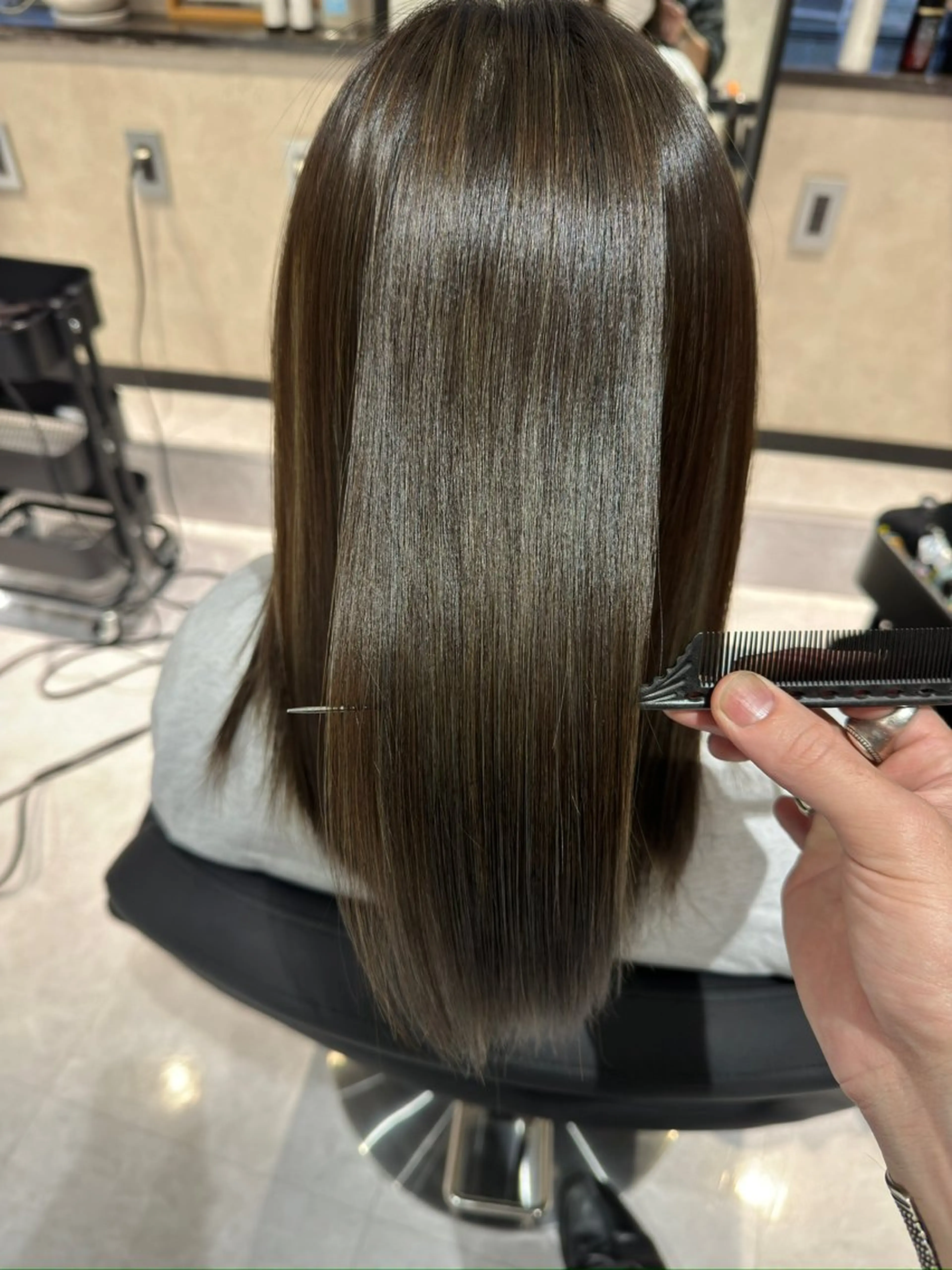 セミロング カラー 髪質改善 ヘアカラー トリートメント 《.Xian》リク /透明感カラー/艶髪のヘアスタイル