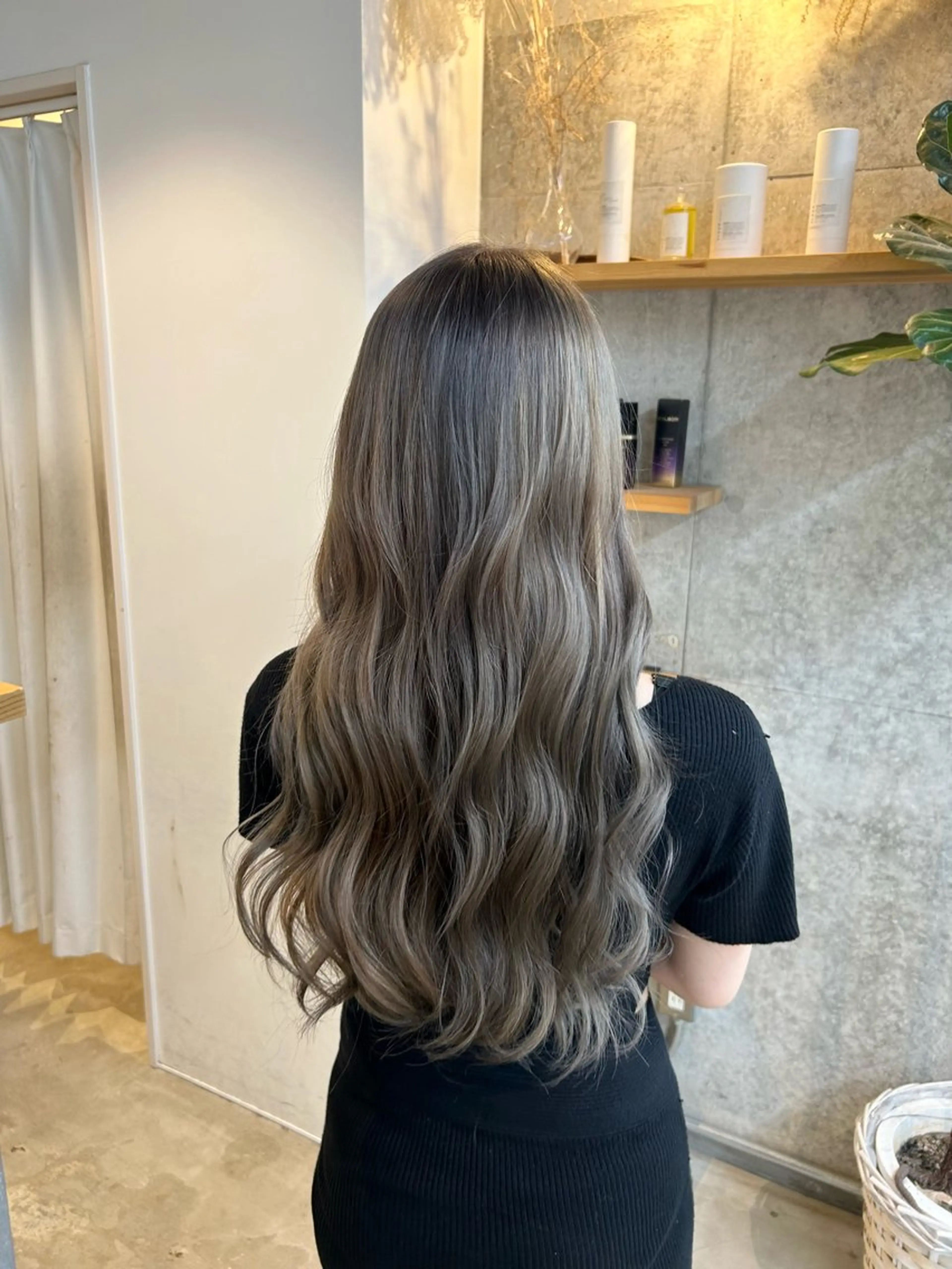 ロング カラー カット ヘアカラー トリートメント KOTOMI .のヘアスタイル