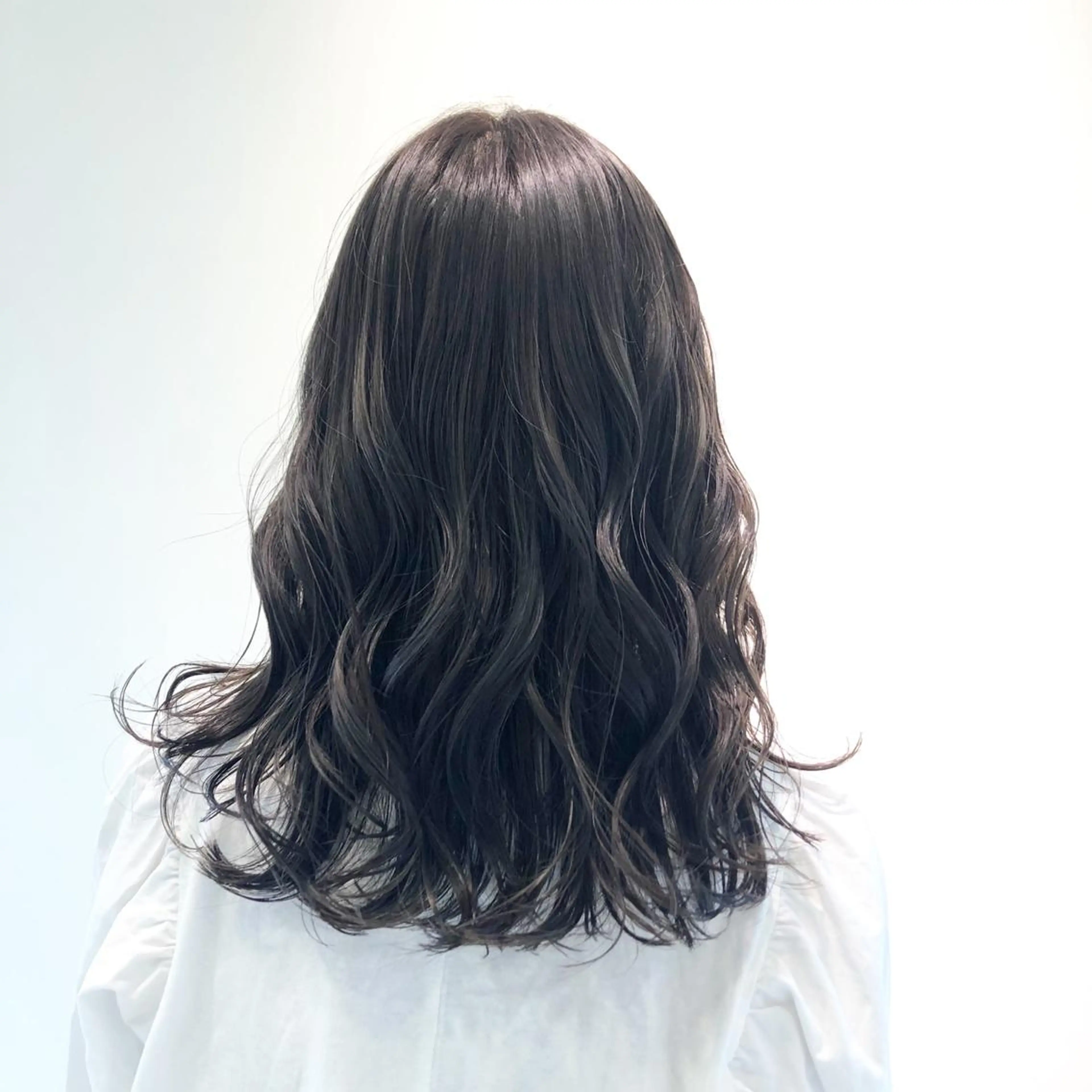 ミディアム EARTH長岡 🌼渡辺まい🌼のヘアスタイル